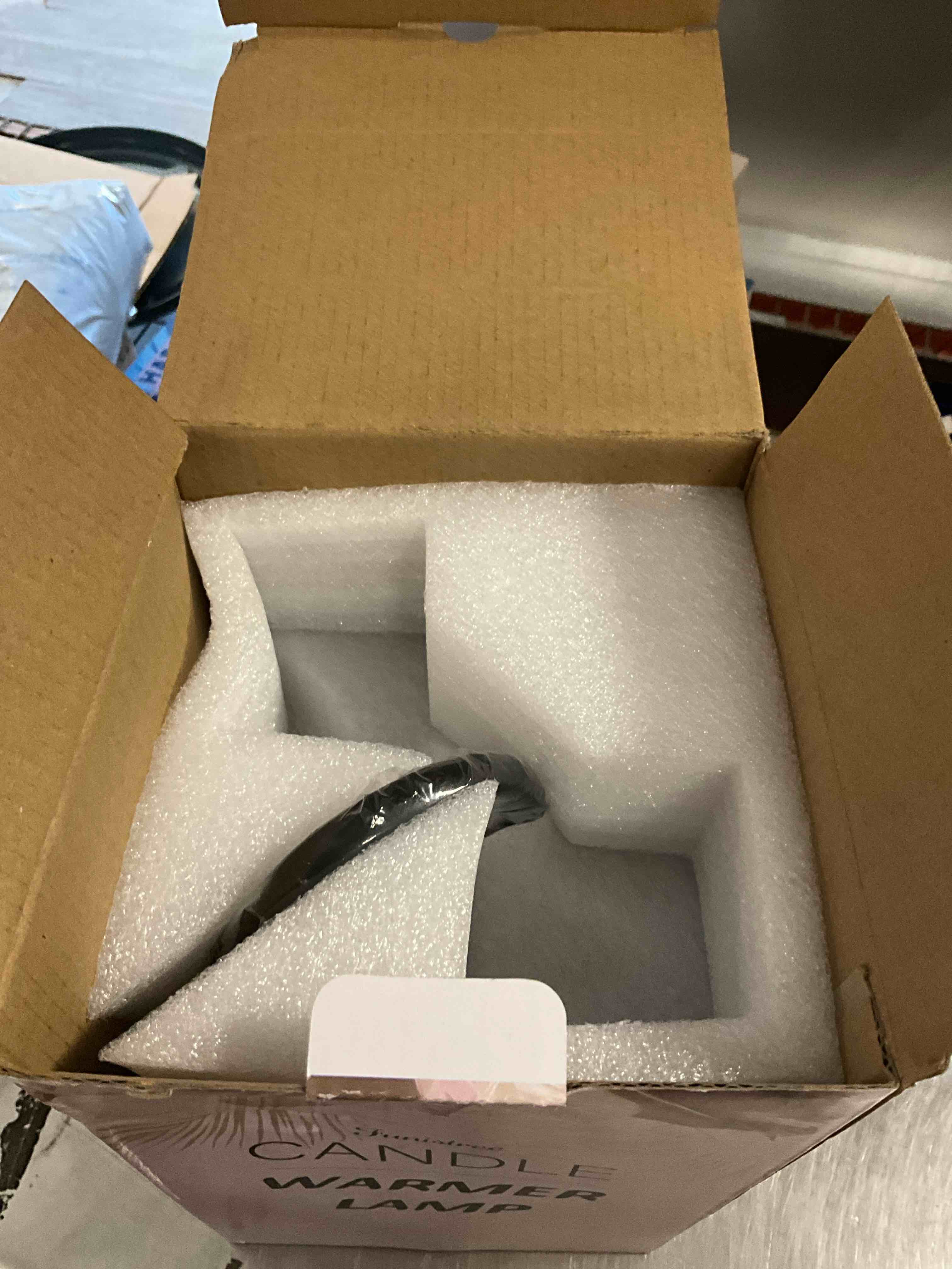 https://s3.amazonaws.com/lotting-images-prod/bidfta/BRN3969952_1778600159572.jpeg