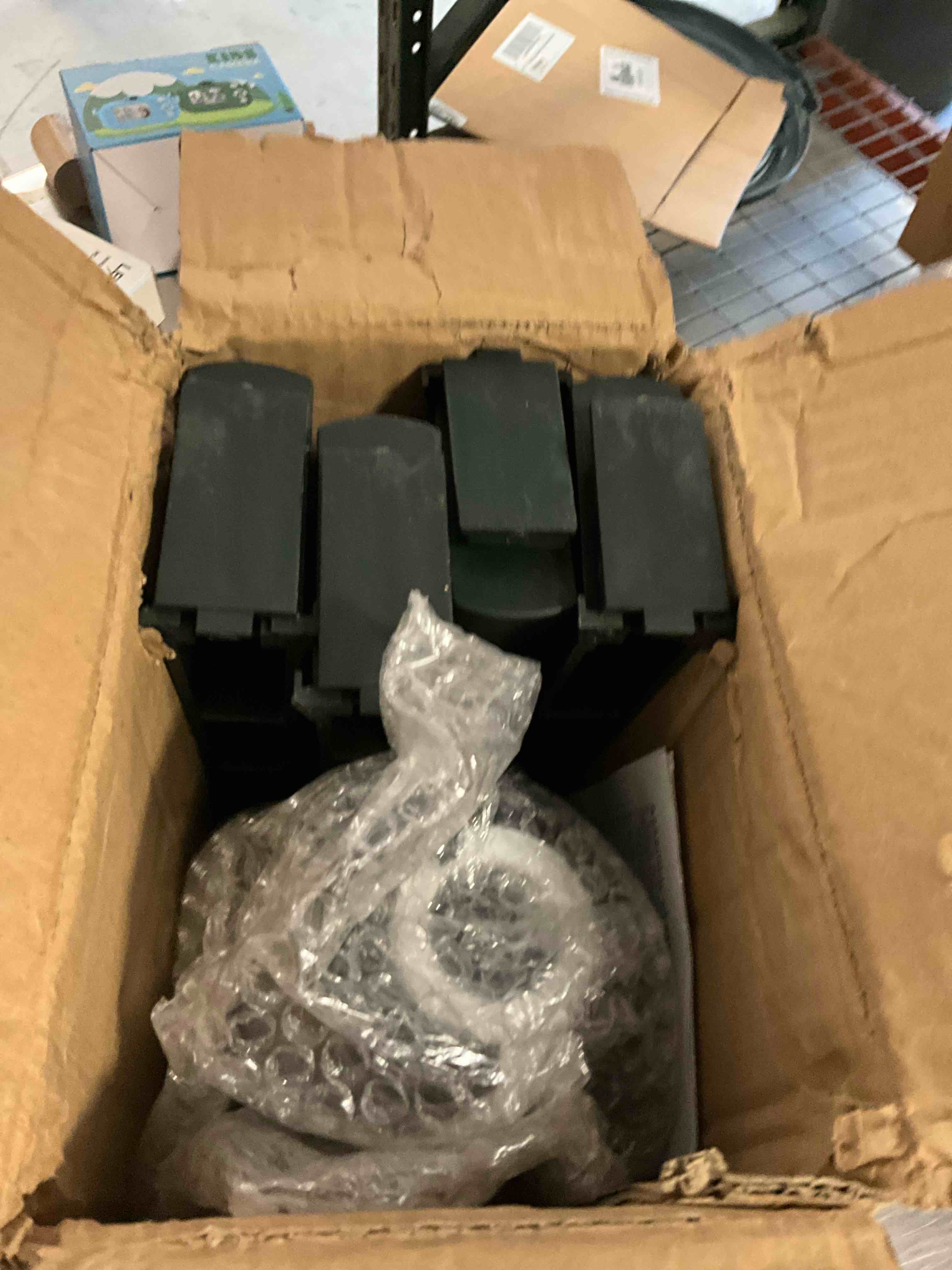 https://s3.amazonaws.com/lotting-images-prod/bidfta/BRN3969959_1778602998154.jpeg