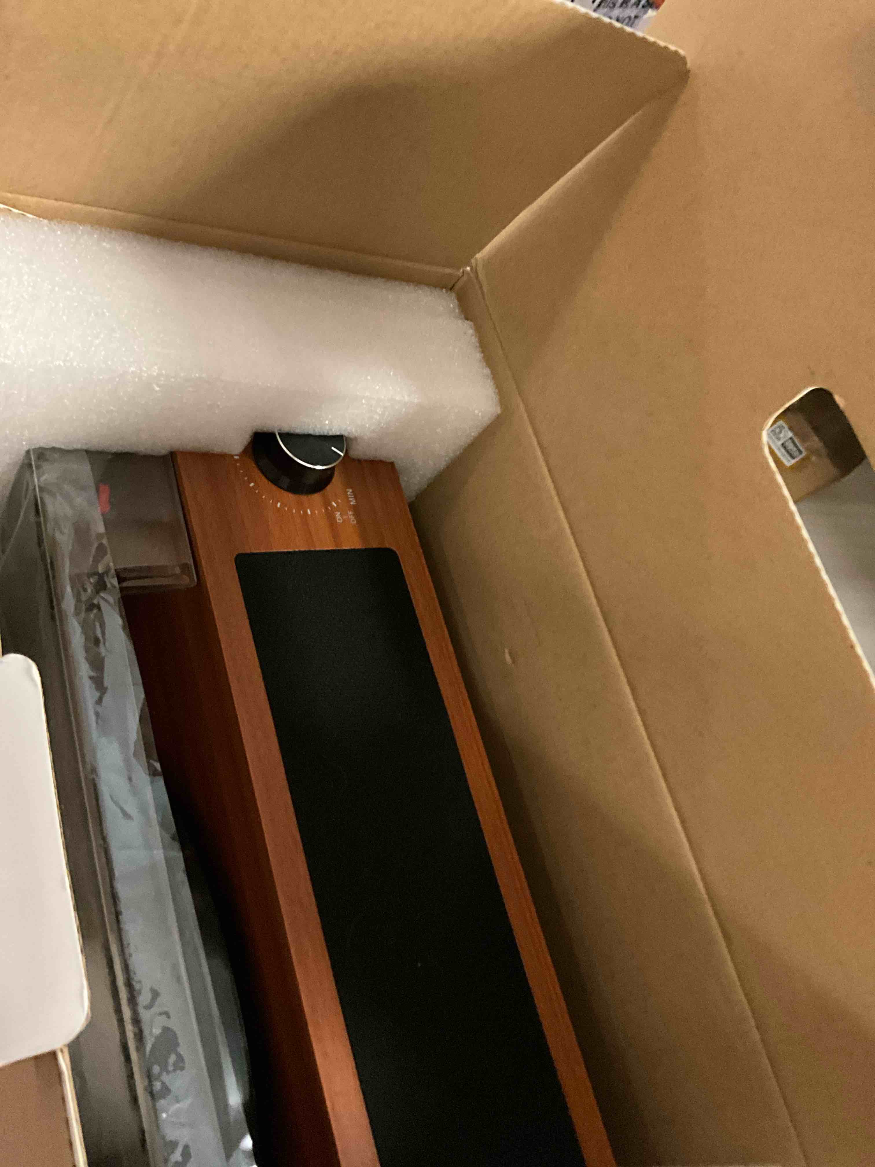 https://s3.amazonaws.com/lotting-images-prod/bidfta/BRN3969963_1778605702679.jpeg