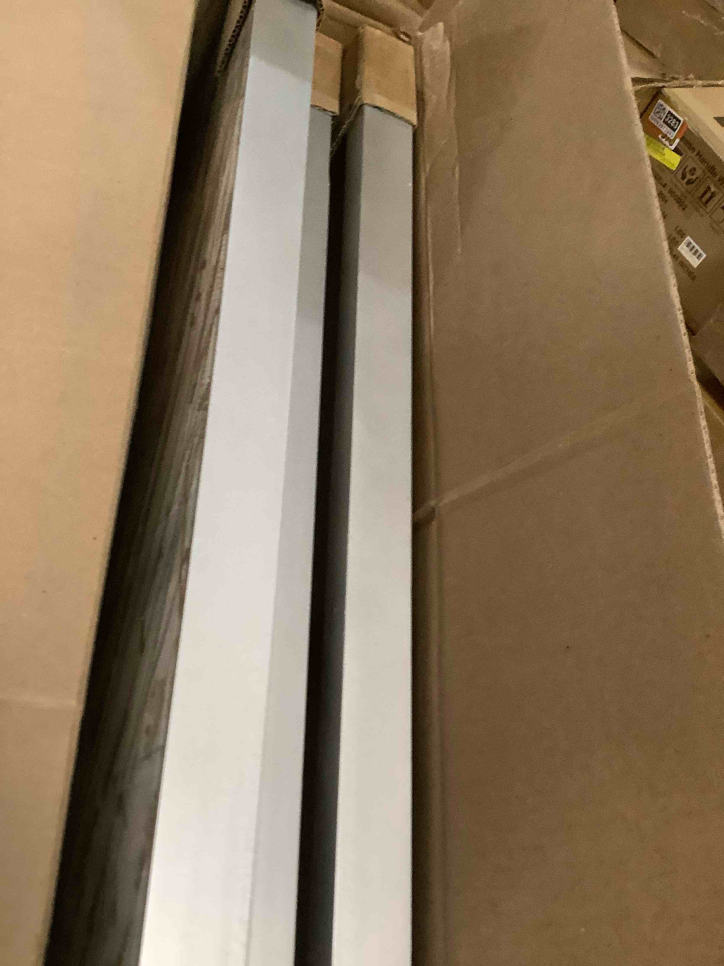 https://s3.amazonaws.com/lotting-images-prod/bidfta/BRN3970223_1777559147190.jpeg