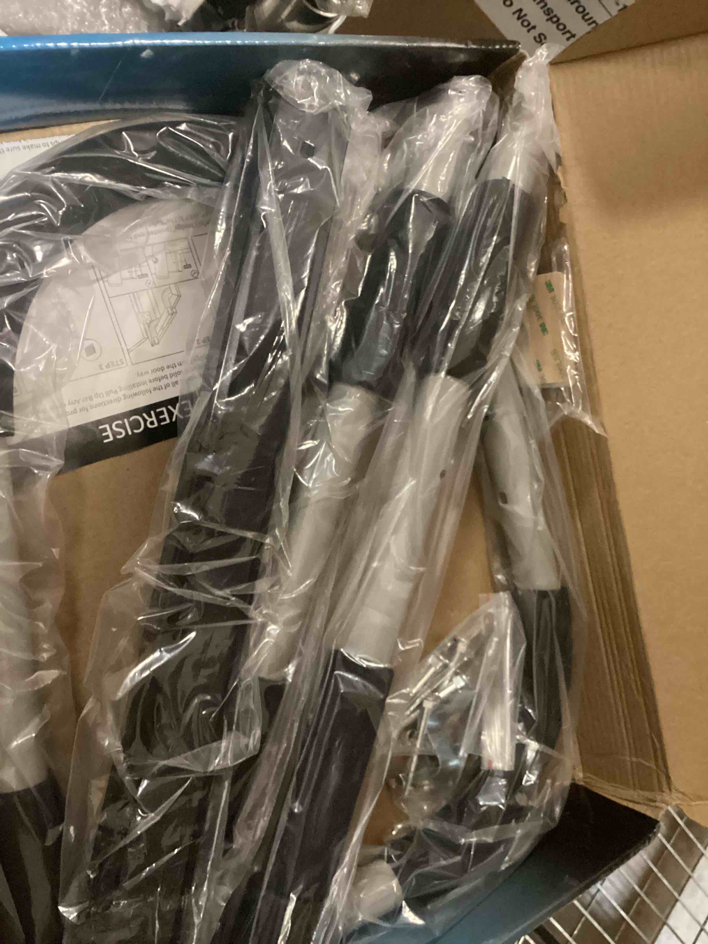 https://s3.amazonaws.com/lotting-images-prod/bidfta/BRN3970350_1777560441824.jpeg