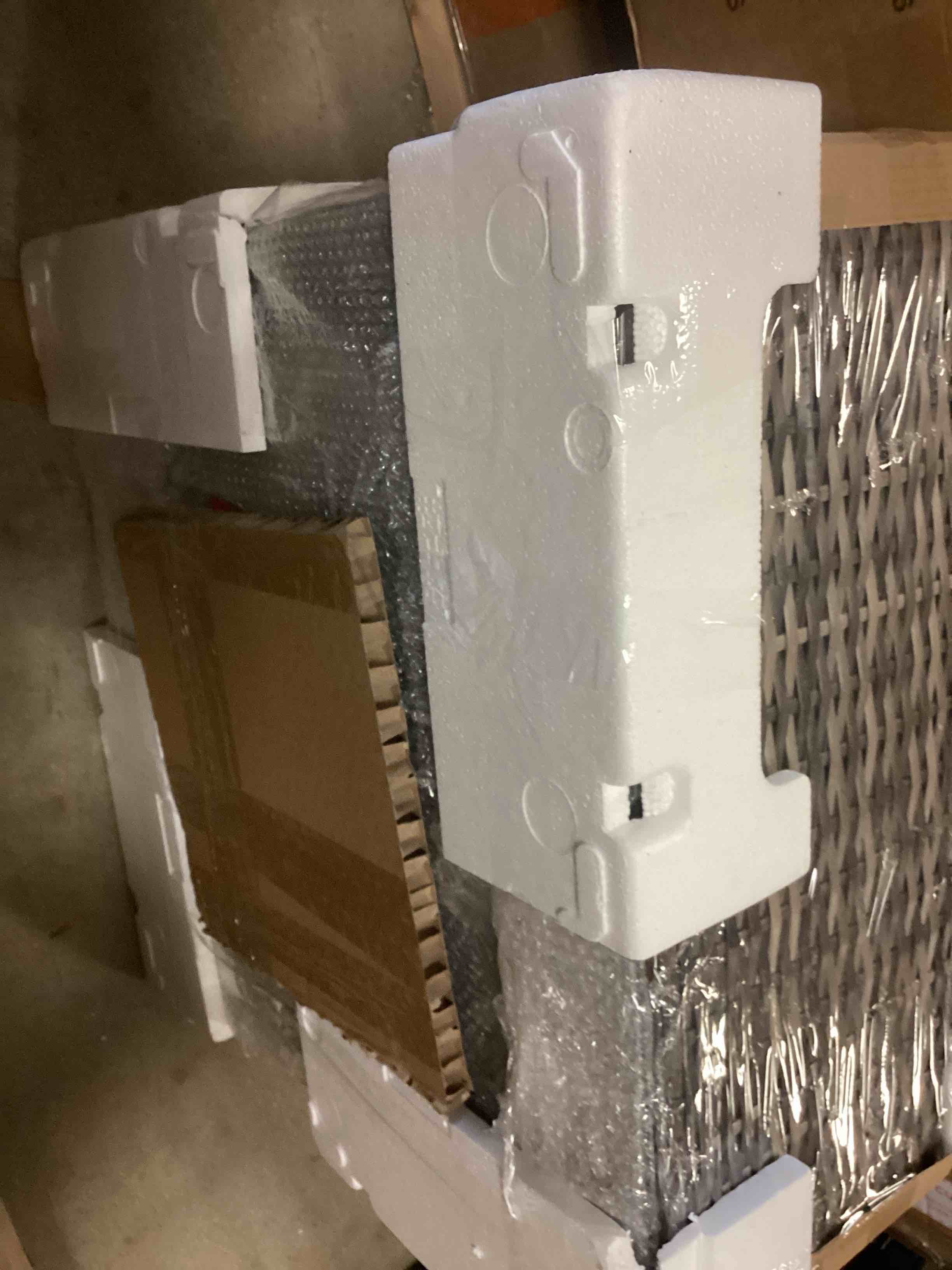 https://s3.amazonaws.com/lotting-images-prod/bidfta/BRN3970632_1777921631152.jpeg