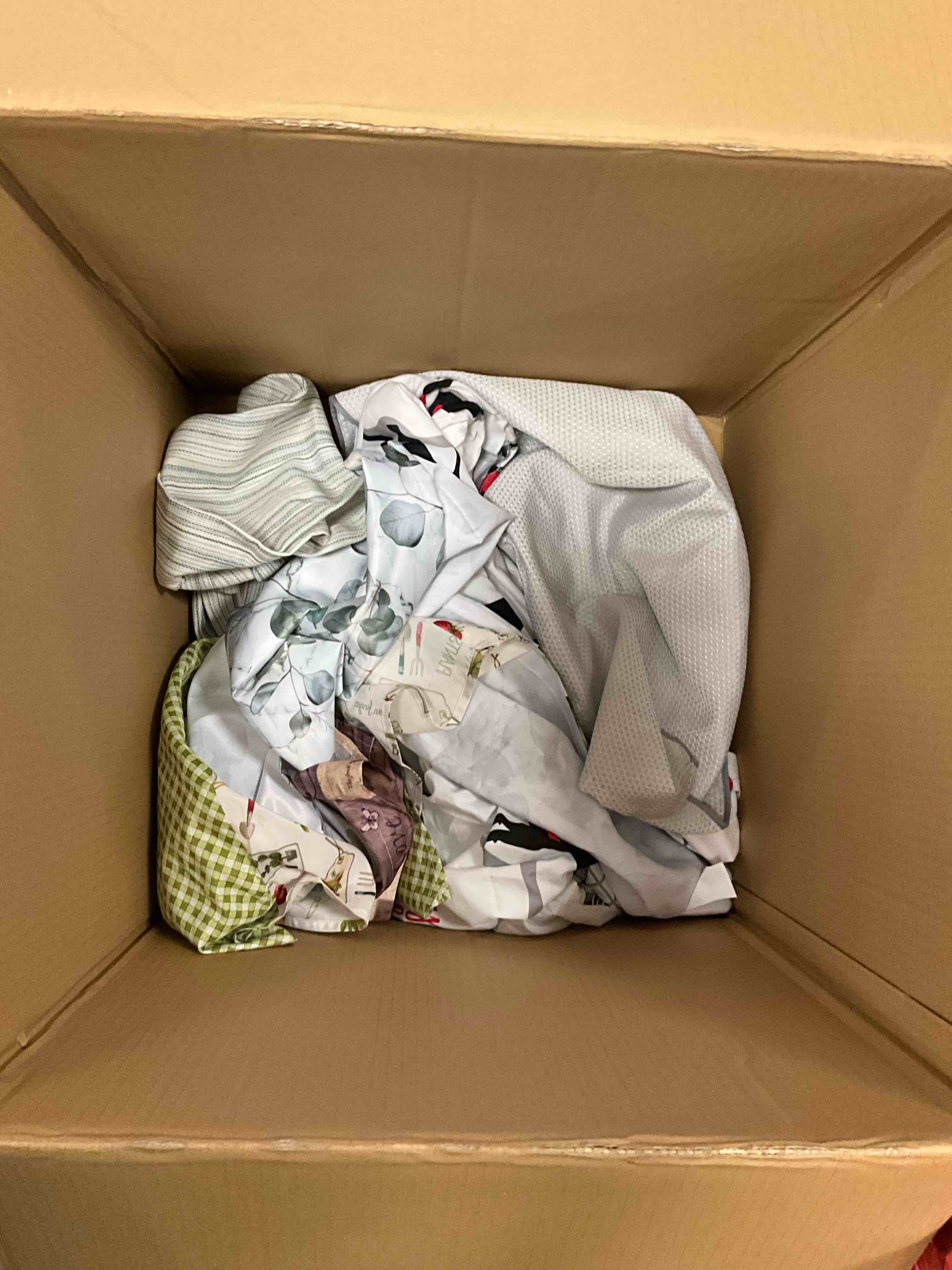 Box Full Of Assorted Curtain and Some Table Runners (1Bid)