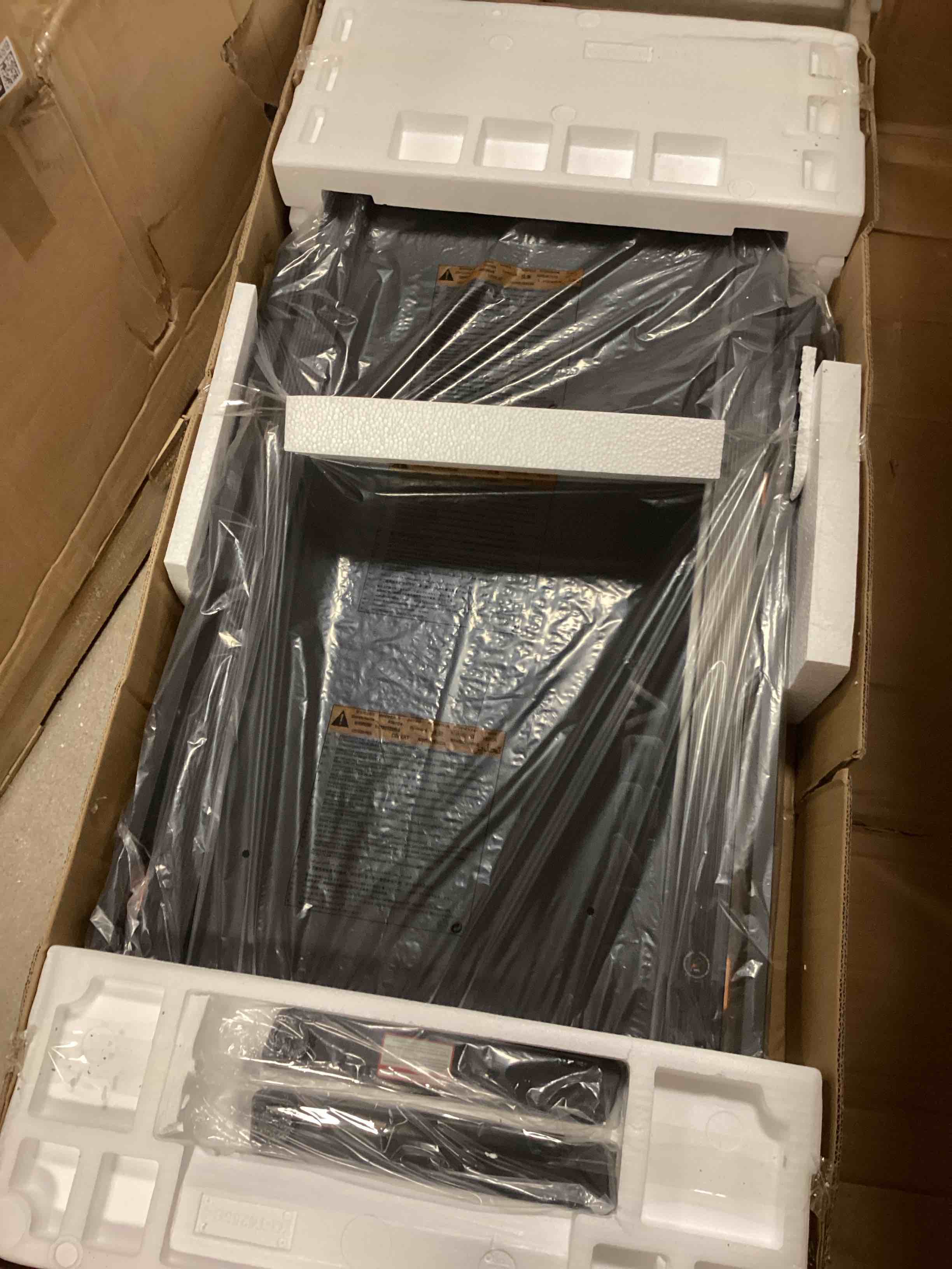 https://s3.amazonaws.com/lotting-images-prod/bidfta/BRN3972189_1778779042863.jpeg