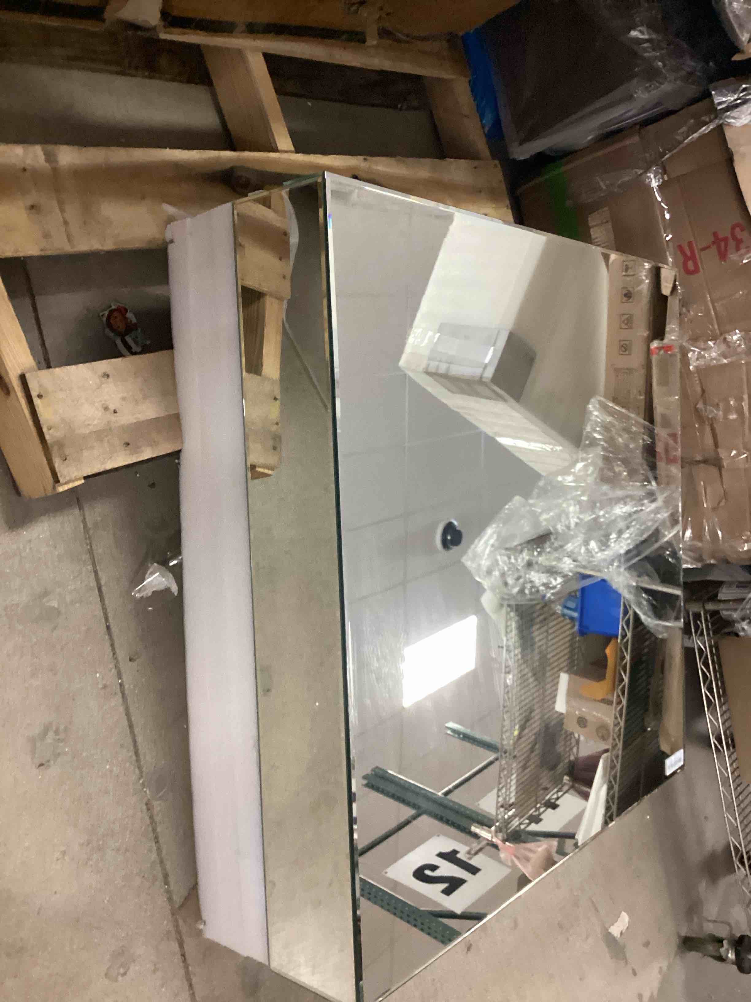 https://s3.amazonaws.com/lotting-images-prod/bidfta/BRN3972380_1779210776503.jpeg