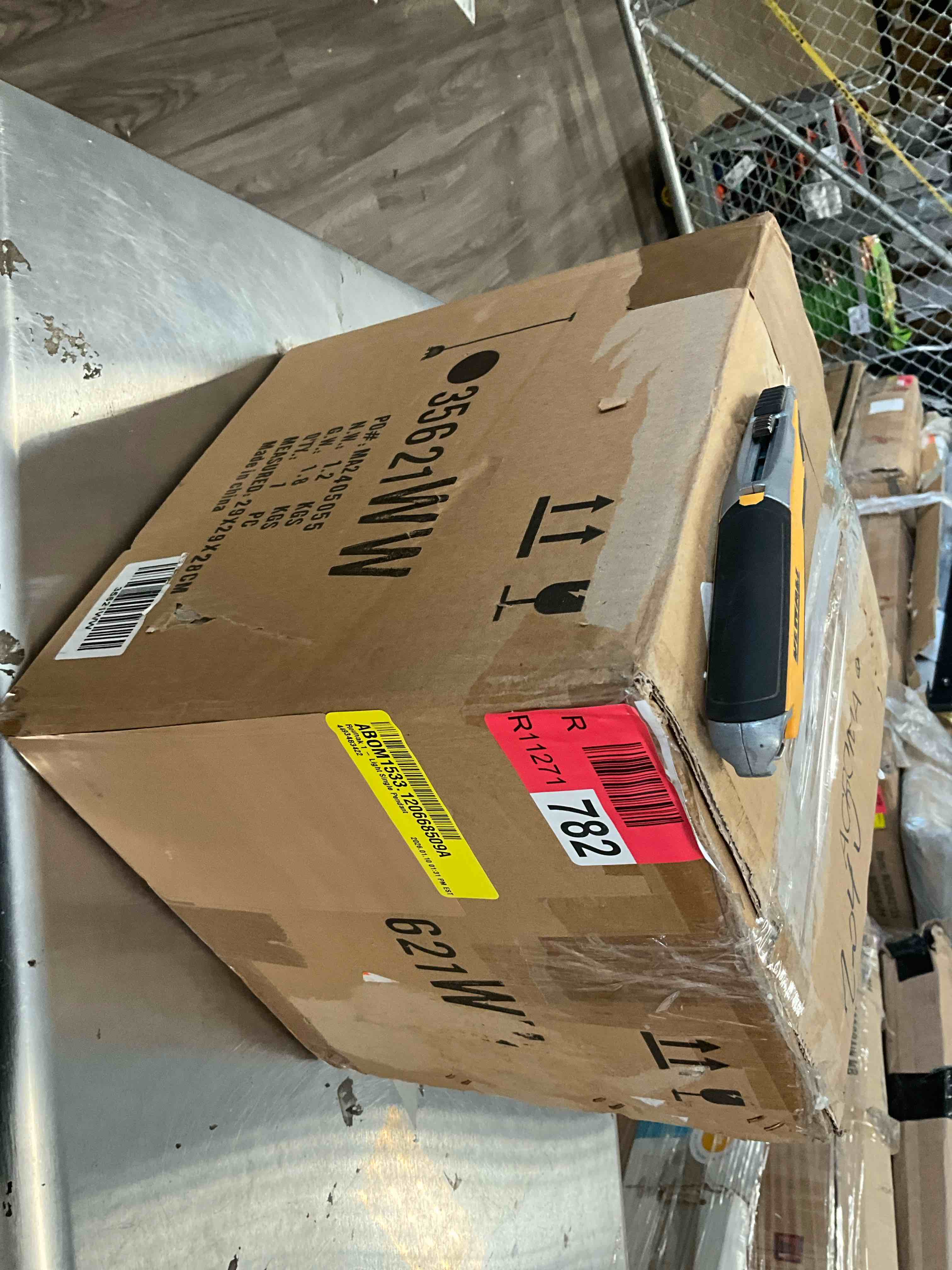 https://s3.amazonaws.com/lotting-images-prod/bidfta/BRN3973231_1777299693842.jpeg