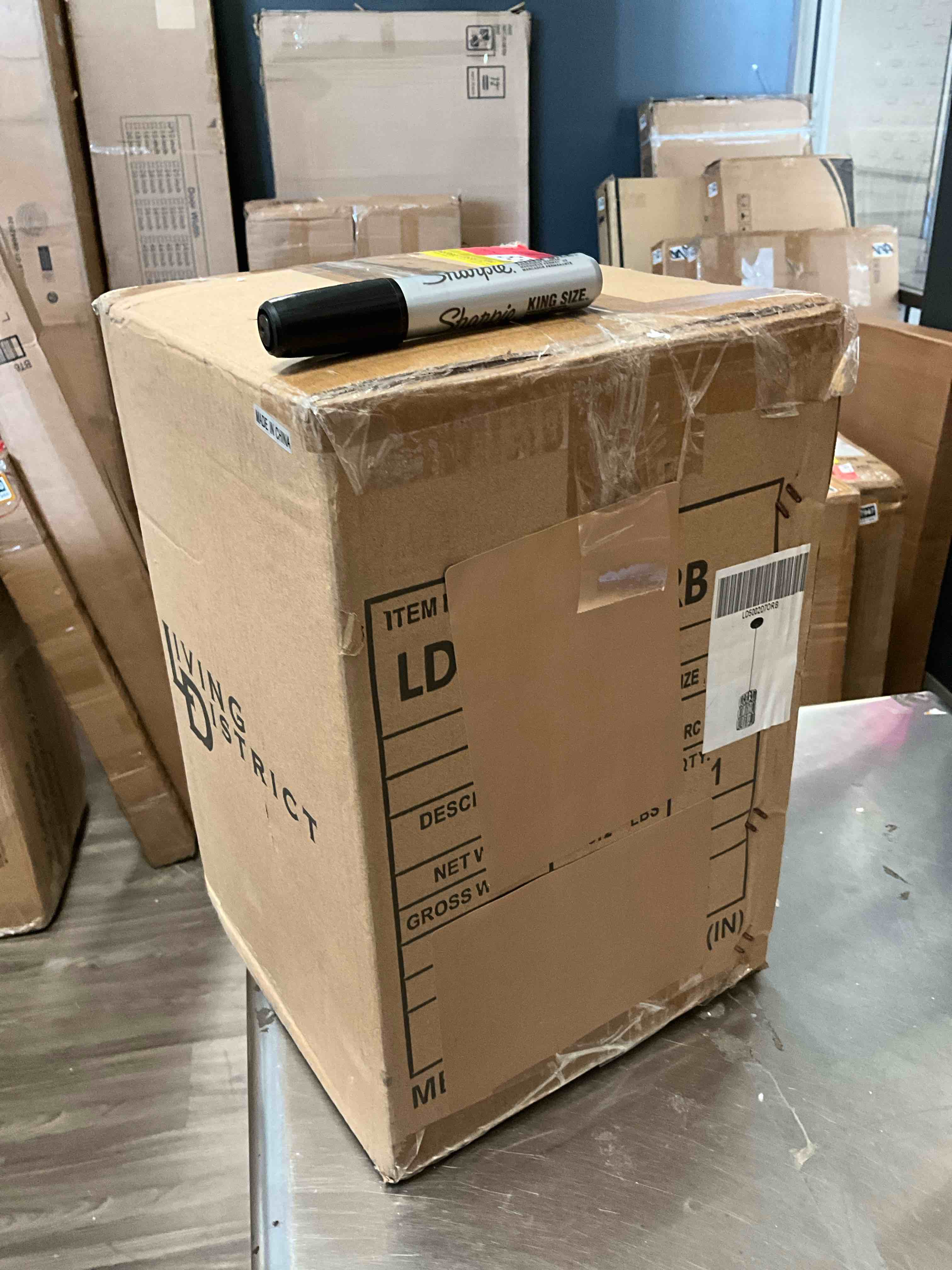 https://s3.amazonaws.com/lotting-images-prod/bidfta/BRN3973575_1777396883476.jpeg