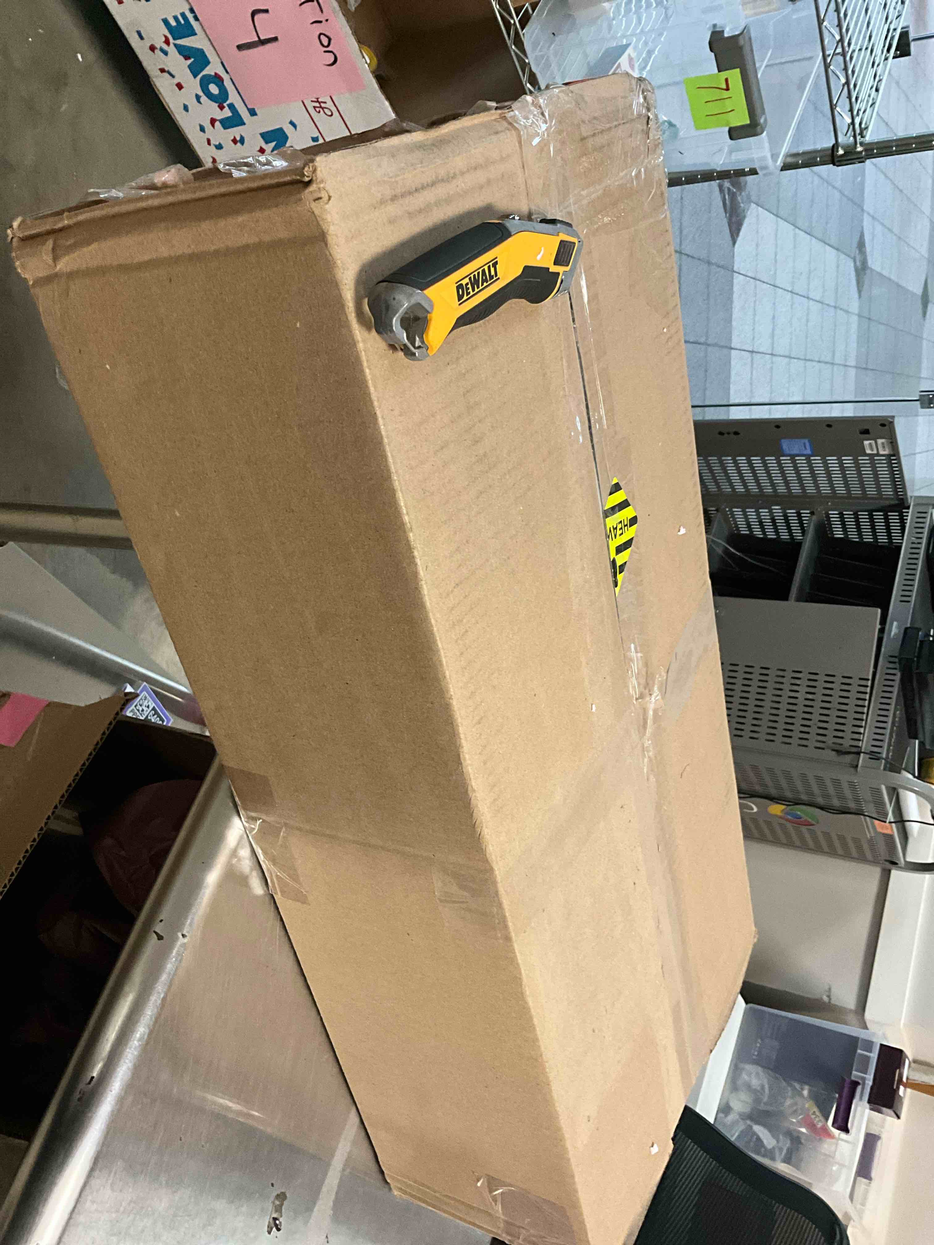 https://s3.amazonaws.com/lotting-images-prod/bidfta/BRN3973590_1777470581836.jpeg