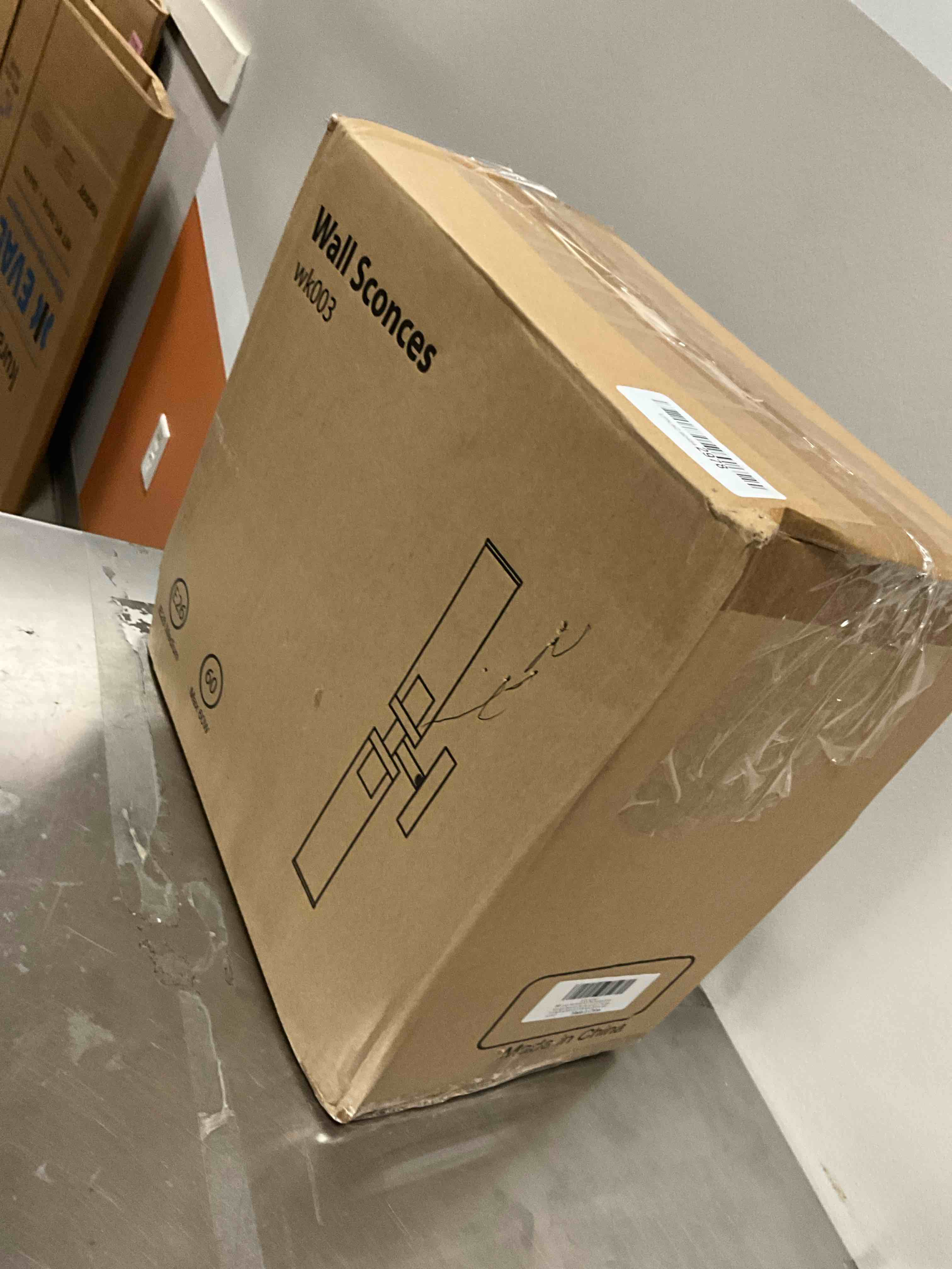 https://s3.amazonaws.com/lotting-images-prod/bidfta/BRN3973733_1777644370278.jpeg