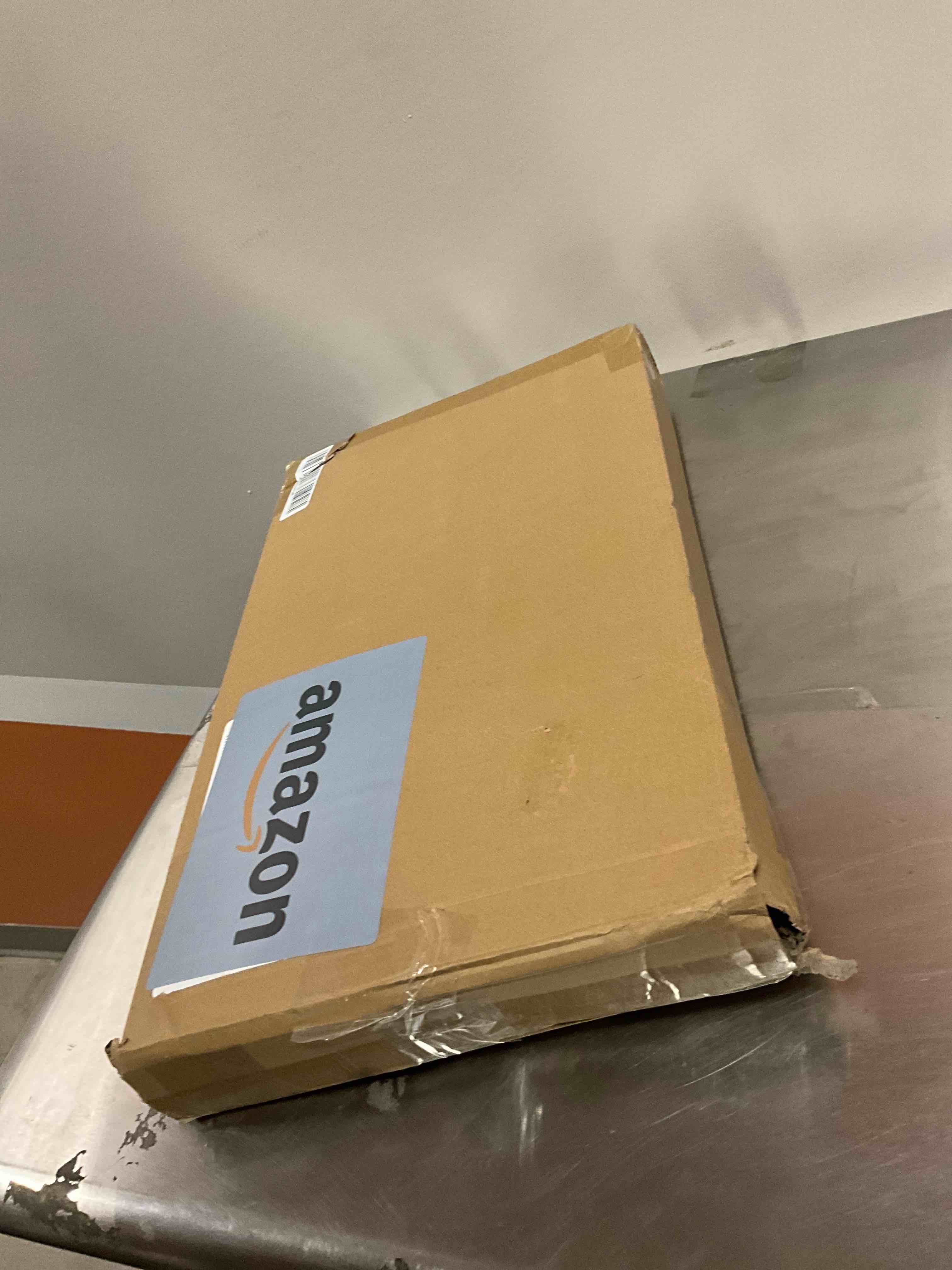 https://s3.amazonaws.com/lotting-images-prod/bidfta/BRN3973736_1777644916510.jpeg