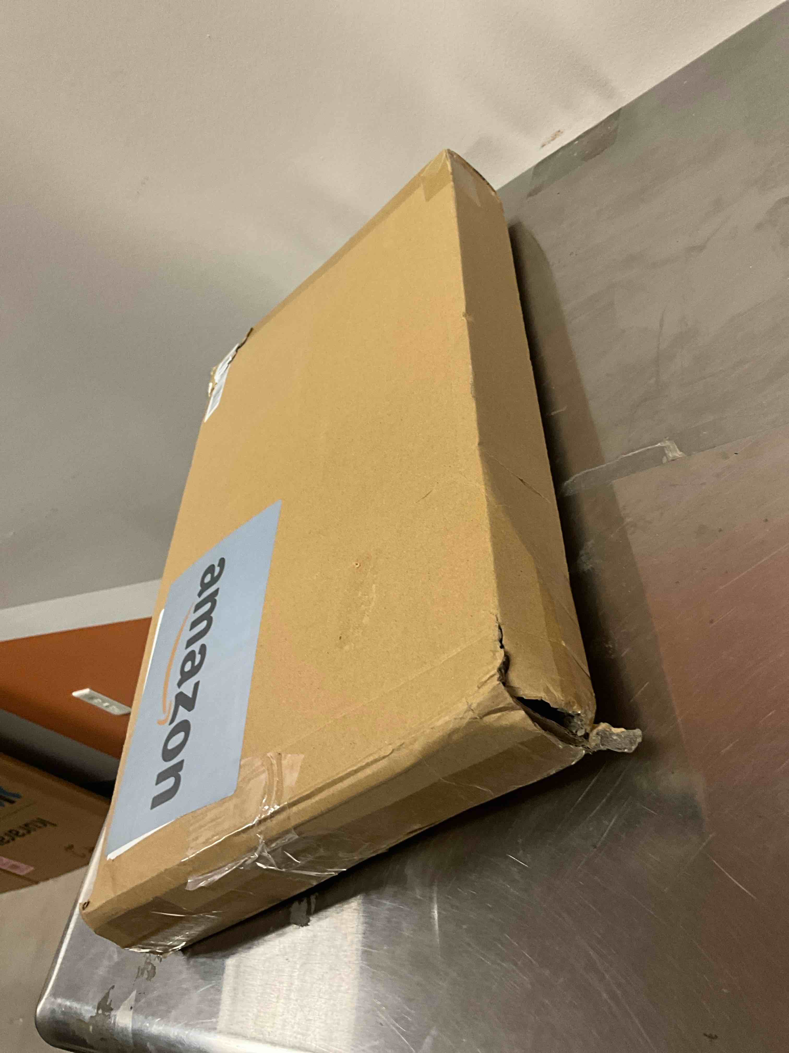 https://s3.amazonaws.com/lotting-images-prod/bidfta/BRN3973736_1777644917820.jpeg