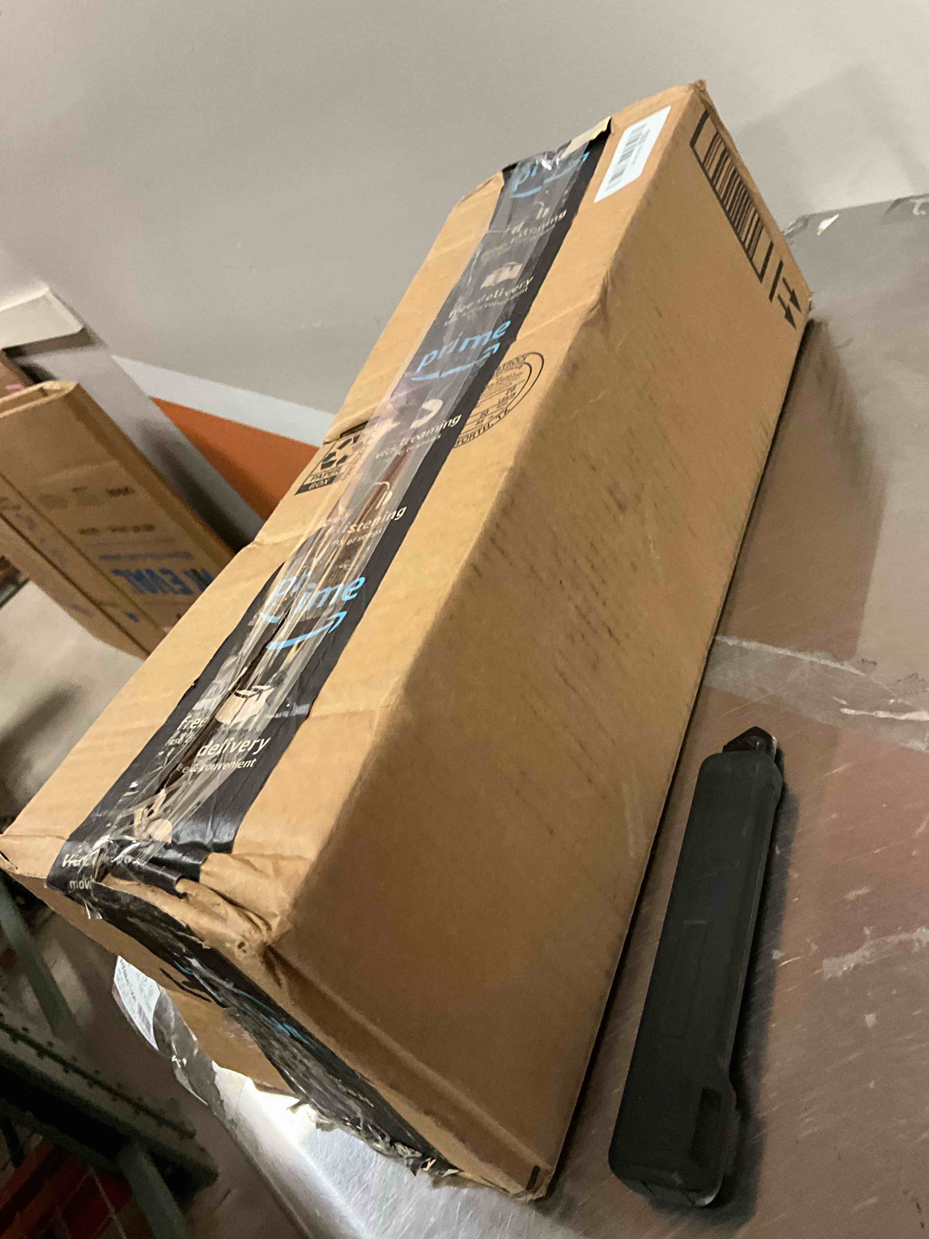 https://s3.amazonaws.com/lotting-images-prod/bidfta/BRN3973747_1777647078891.jpeg