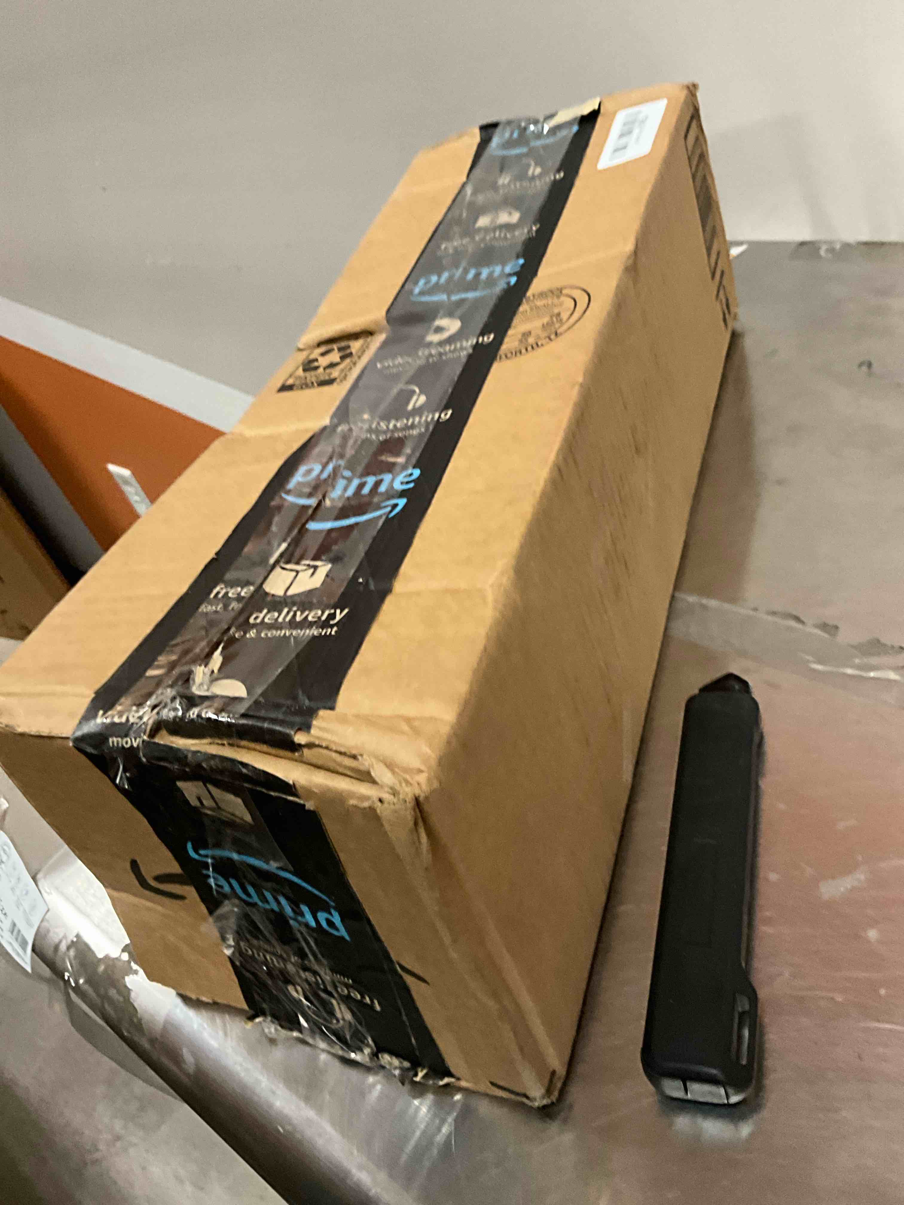 https://s3.amazonaws.com/lotting-images-prod/bidfta/BRN3973747_1777647080450.jpeg