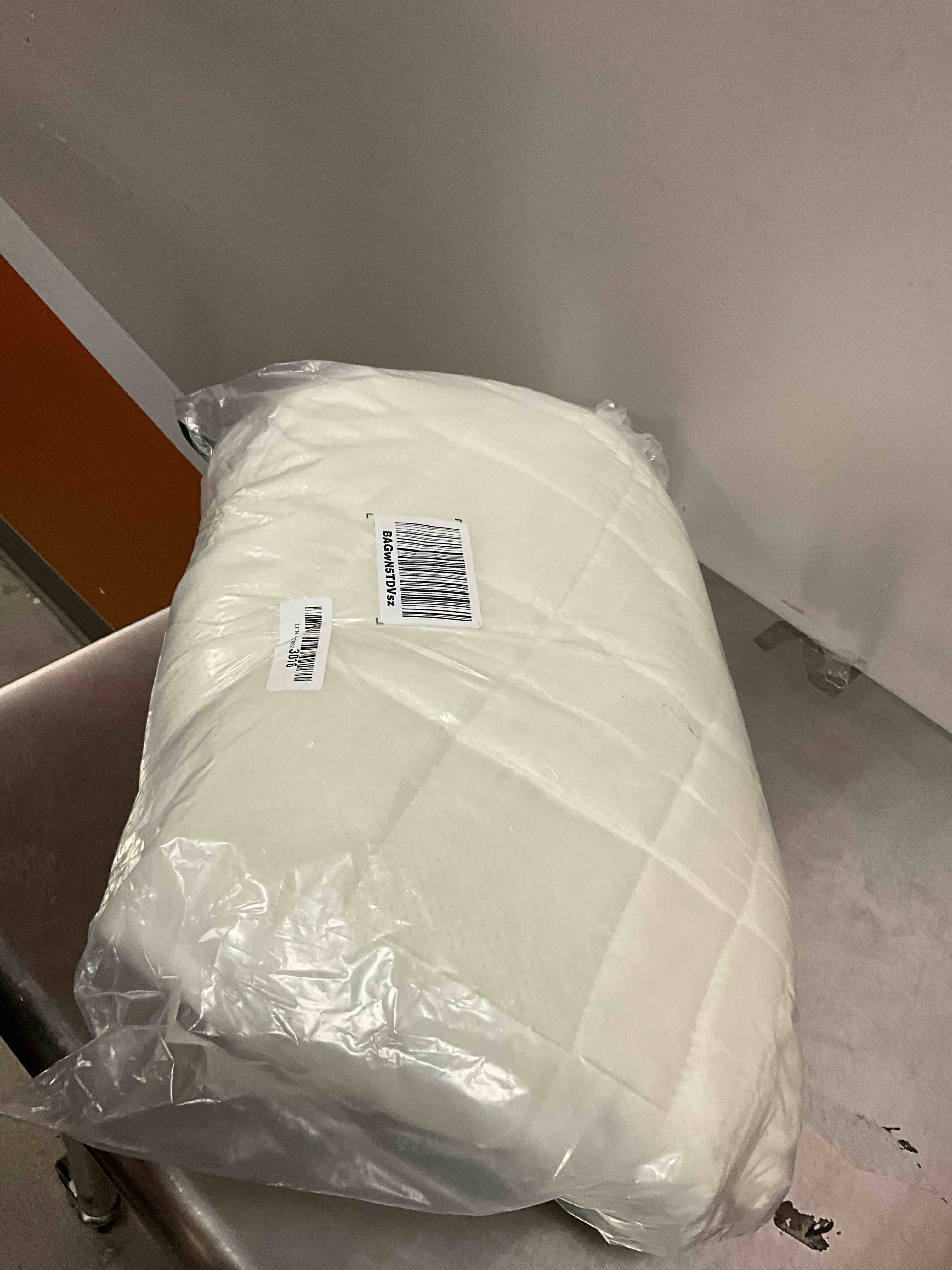 https://s3.amazonaws.com/lotting-images-prod/bidfta/BRN3973840_1777902638579.jpeg