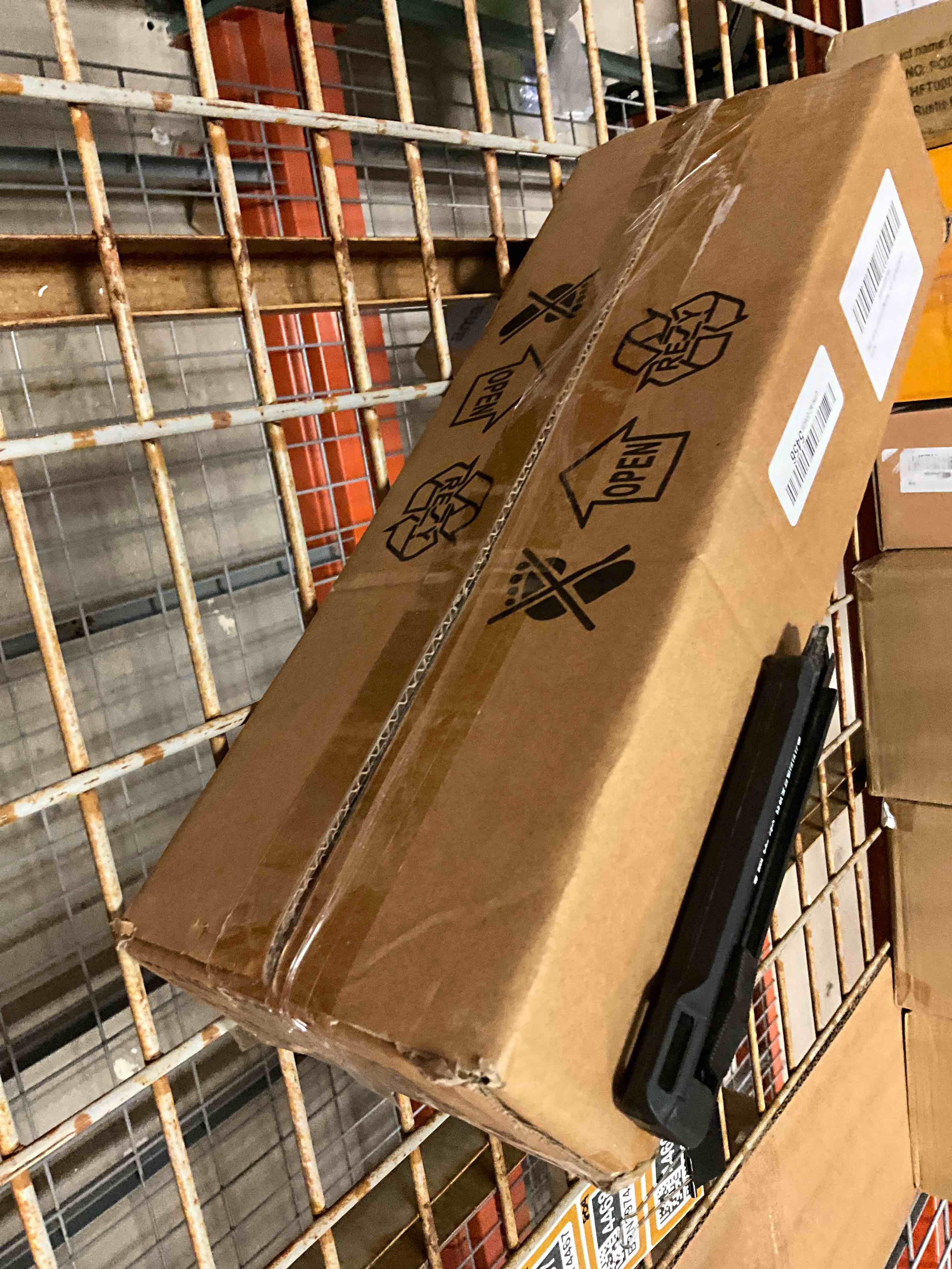 https://s3.amazonaws.com/lotting-images-prod/bidfta/BRN3974456_1778250010522.jpeg