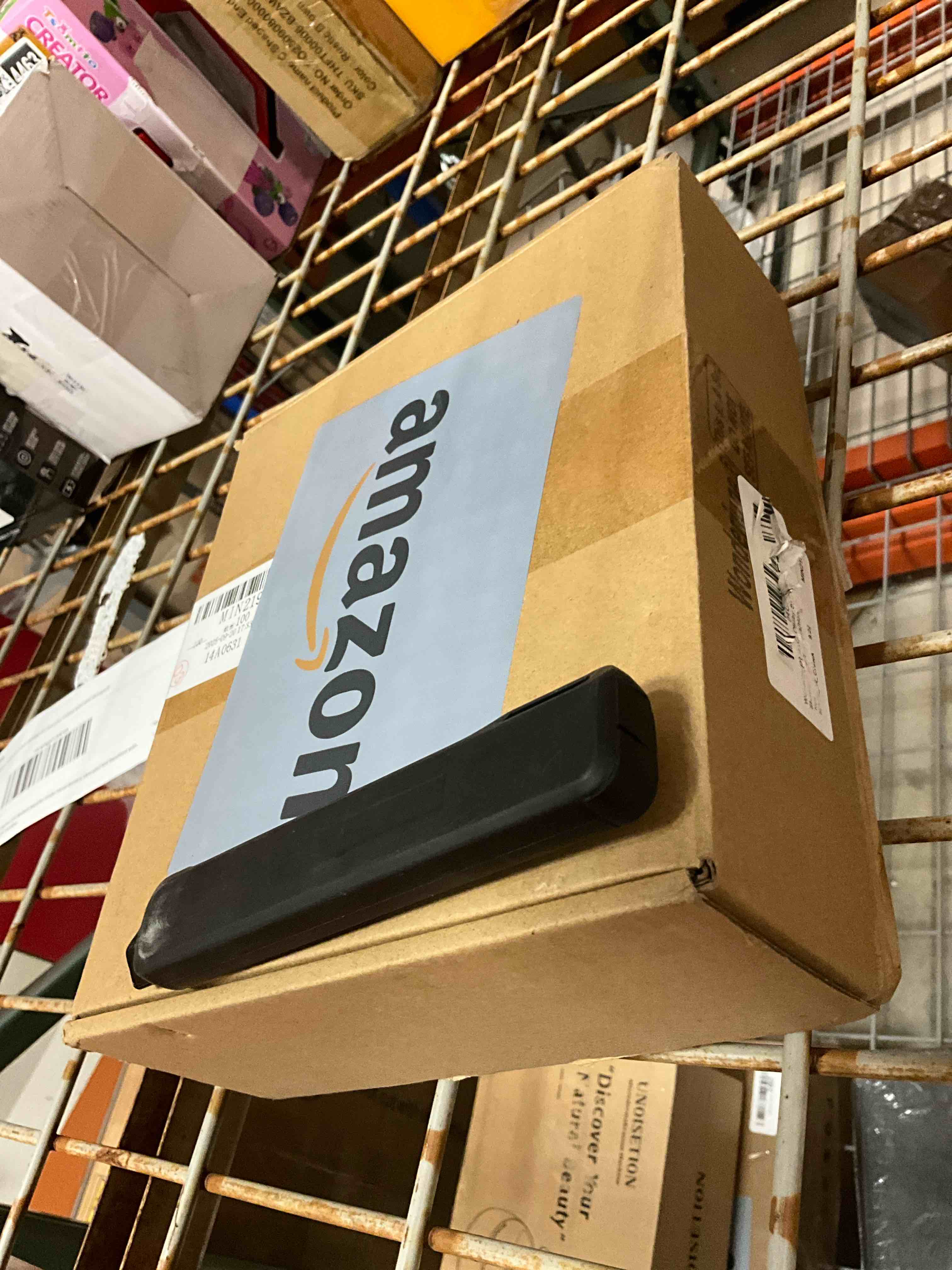 https://s3.amazonaws.com/lotting-images-prod/bidfta/BRN3974466_1778251396601.jpeg