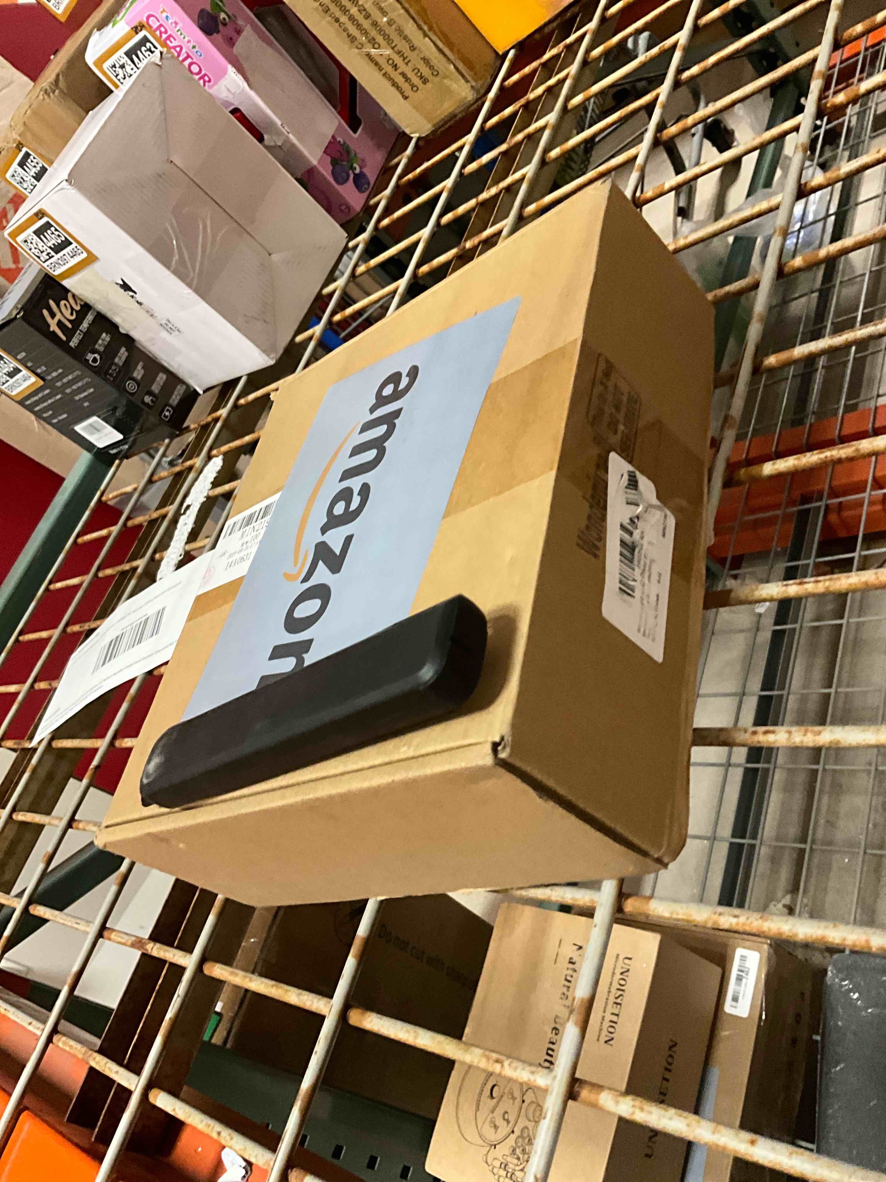 https://s3.amazonaws.com/lotting-images-prod/bidfta/BRN3974466_1778251400904.jpeg