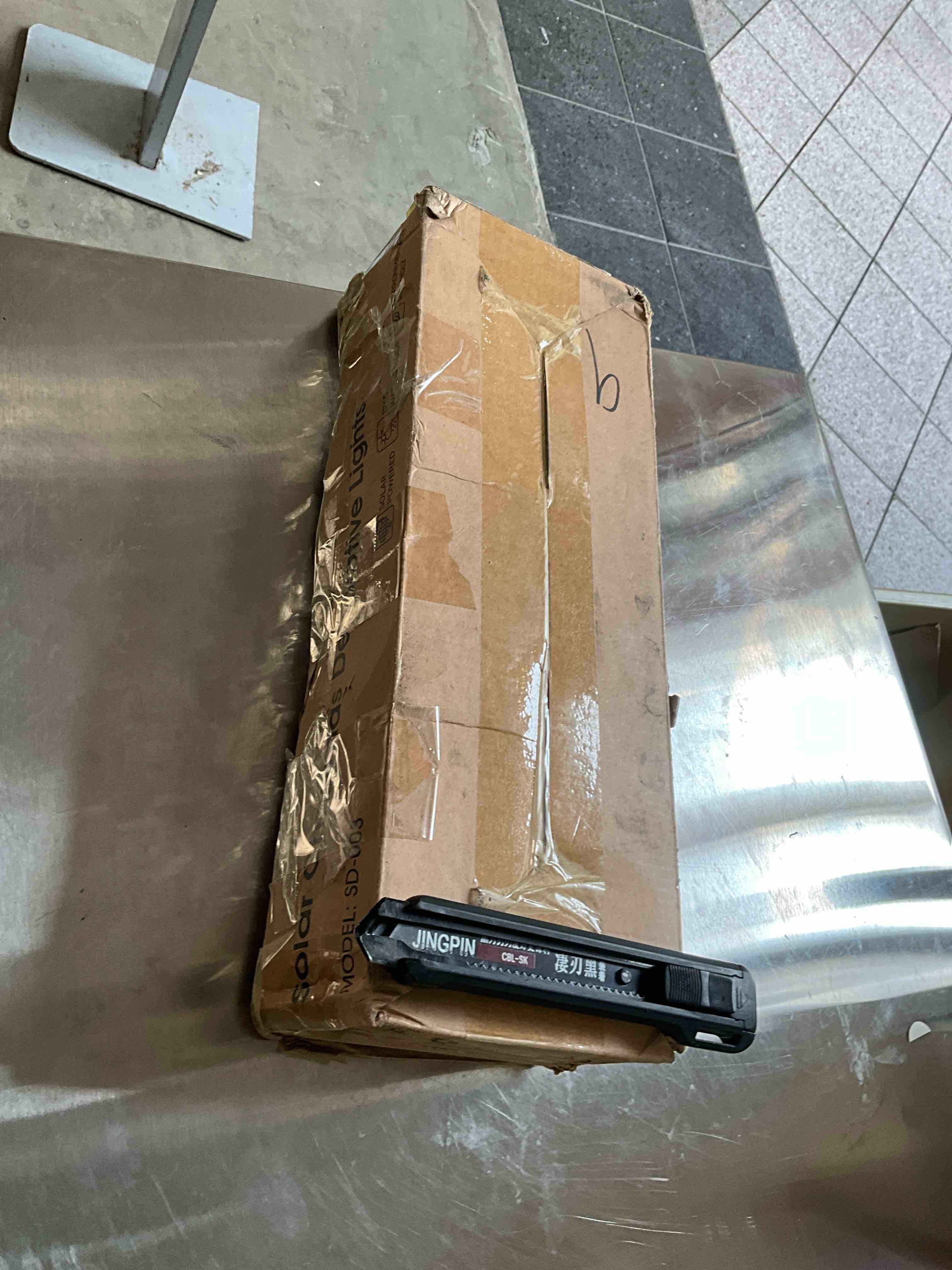 https://s3.amazonaws.com/lotting-images-prod/bidfta/BRN3975811_1779213763345.jpeg