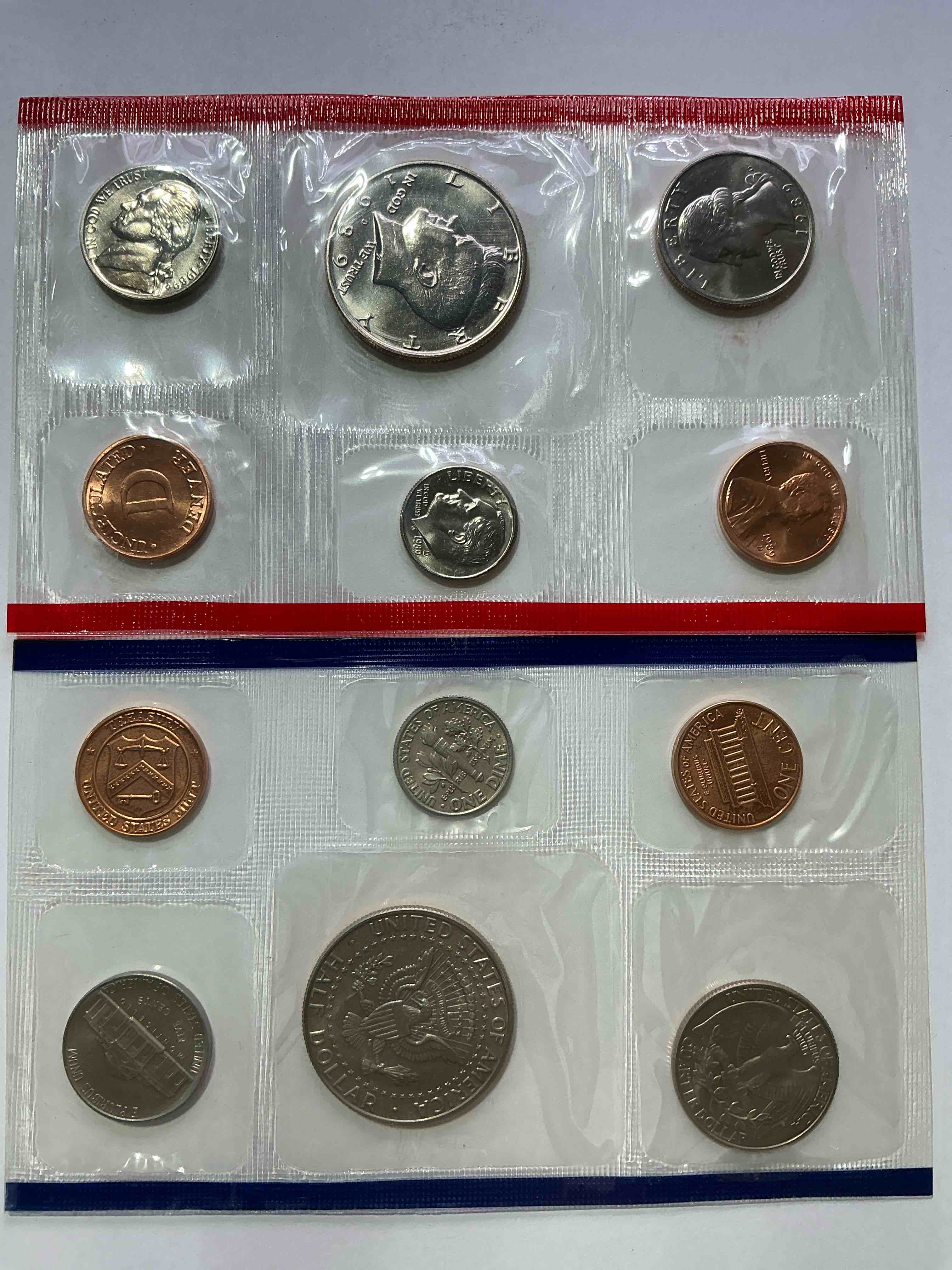 1989 Uncirculated U.S. Mint Set Coins! Attention All Swifties Out There! What A Great Year! These Gorgeous Coins From The Mint Set Features Each U.S. Coins Minted in 1989 In Uncirculated Condition, From Each Mint Mark, Philly & Denver! From The U.S. Treasury In 1989! Own An Awesome Investment & Incredible Piece Of U.S. History! Also Makes For An Awesome Gift!