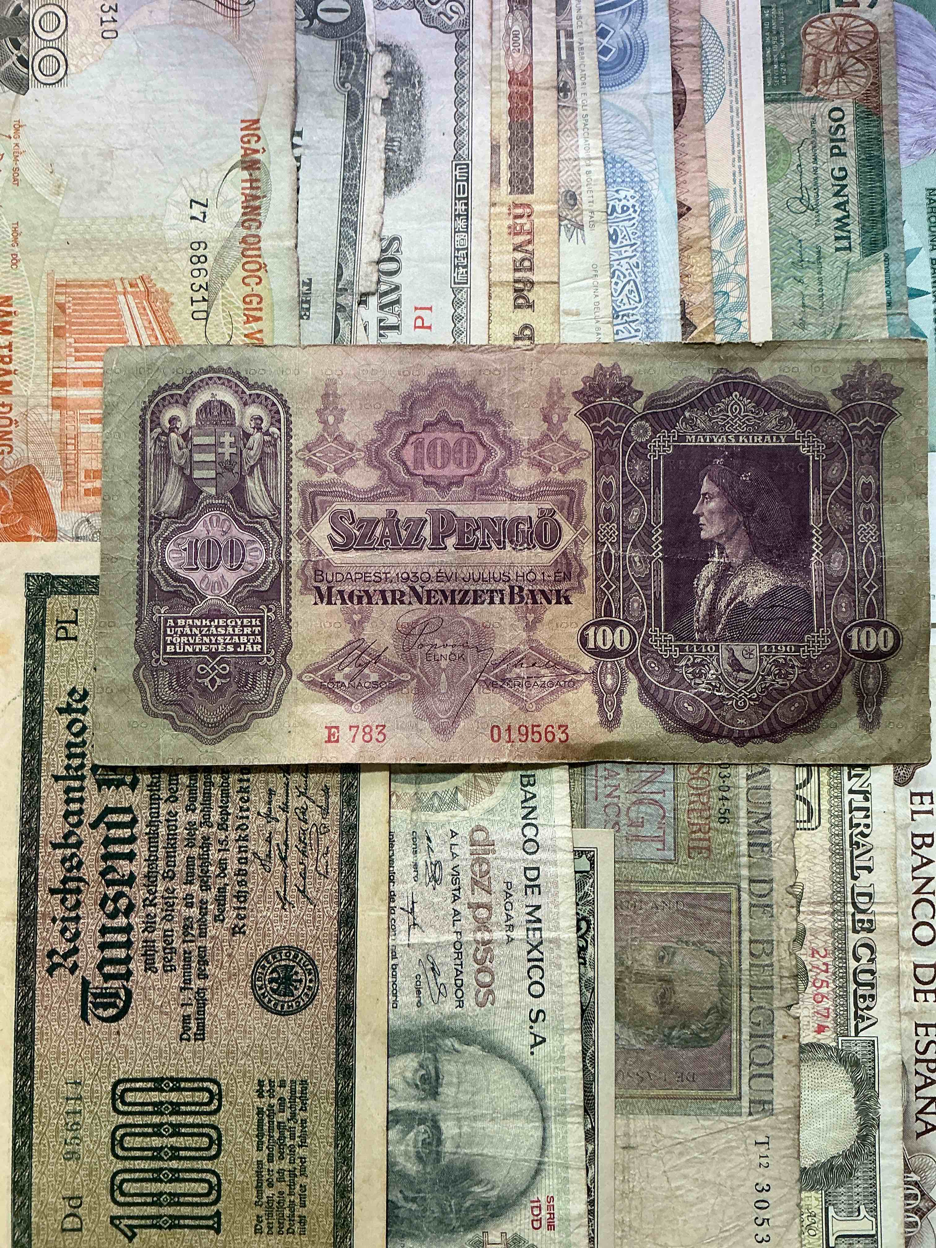 Condition photo showing Good Condition for World Antique & Modern Authentic Paper Money! Genuine Paper Currency From Around The World, All Bills Unique & Typically Span The Last 100 Years Or So! In Circulated & Uncirculated Condition! Impossible To Collect! 