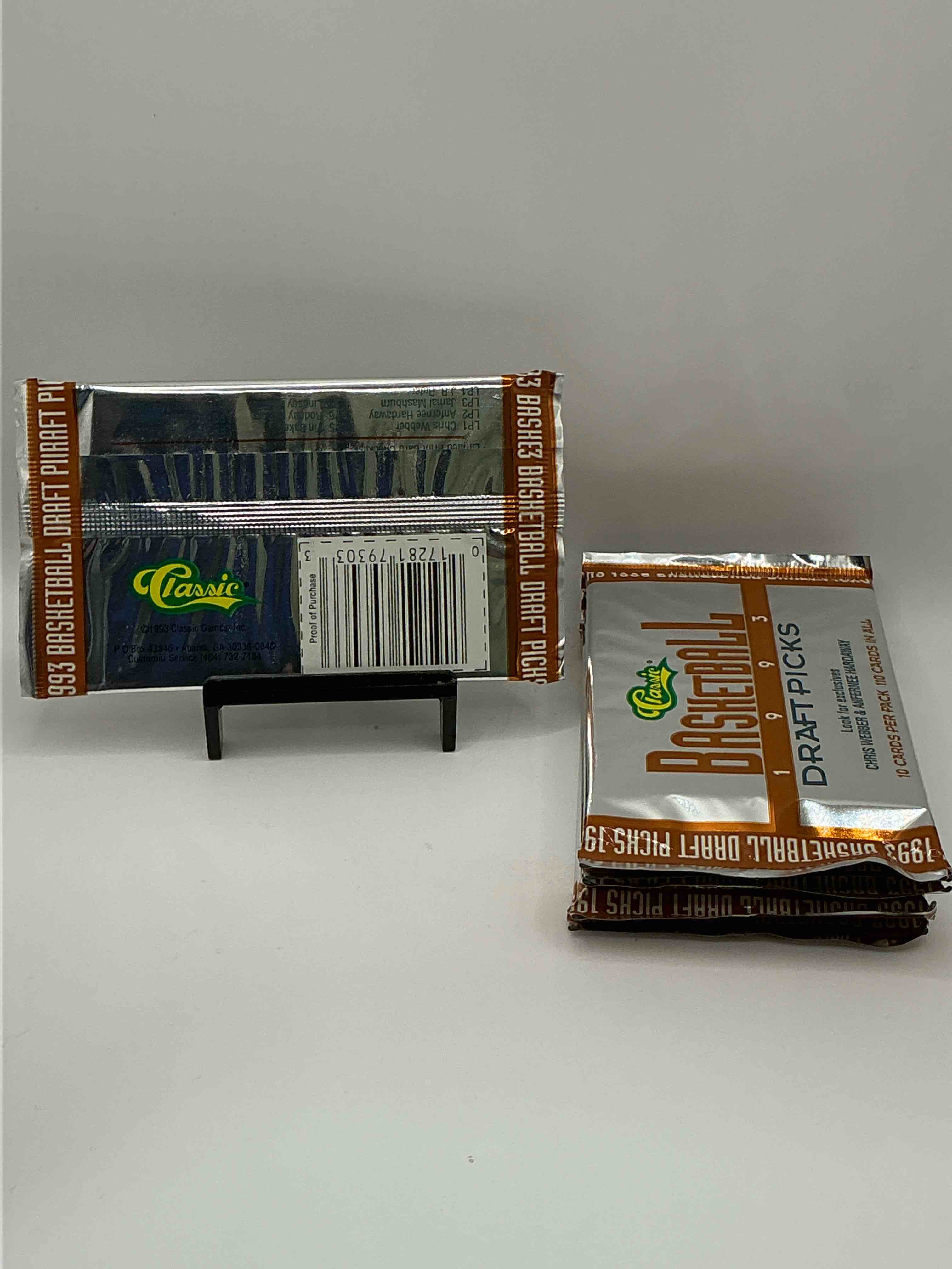 Condition photo showing New/Like New for 1993 Classic Draft Picks Unopened Basketball Packs! Search For Chris Webber & Anfernee Hardaway Rookies, Along With Other Big Names From The Year! Look For Exclusive Illustrated Cards & Numbered Cards Too!