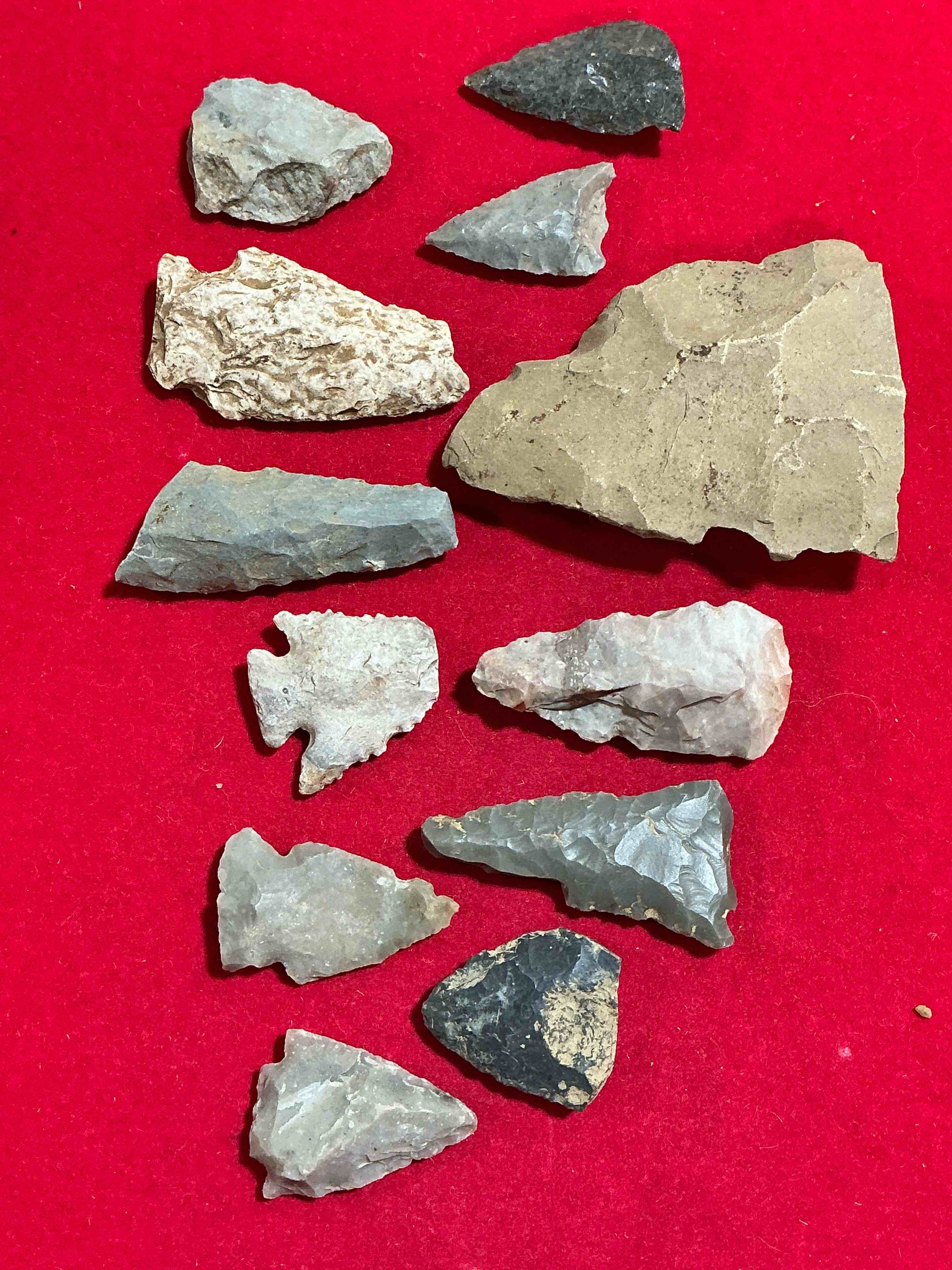 Cherokee Indian Artifacts! Authentic Arrowheads And/Or Spear Tips Believed To Be Of Cherokee Indian Origin! These Artifacts Were Typically Produced By Native American Indians Using A Process Called Flintknapping & Were Used For Hunting & War! Own These Incredible Pieces Of History!