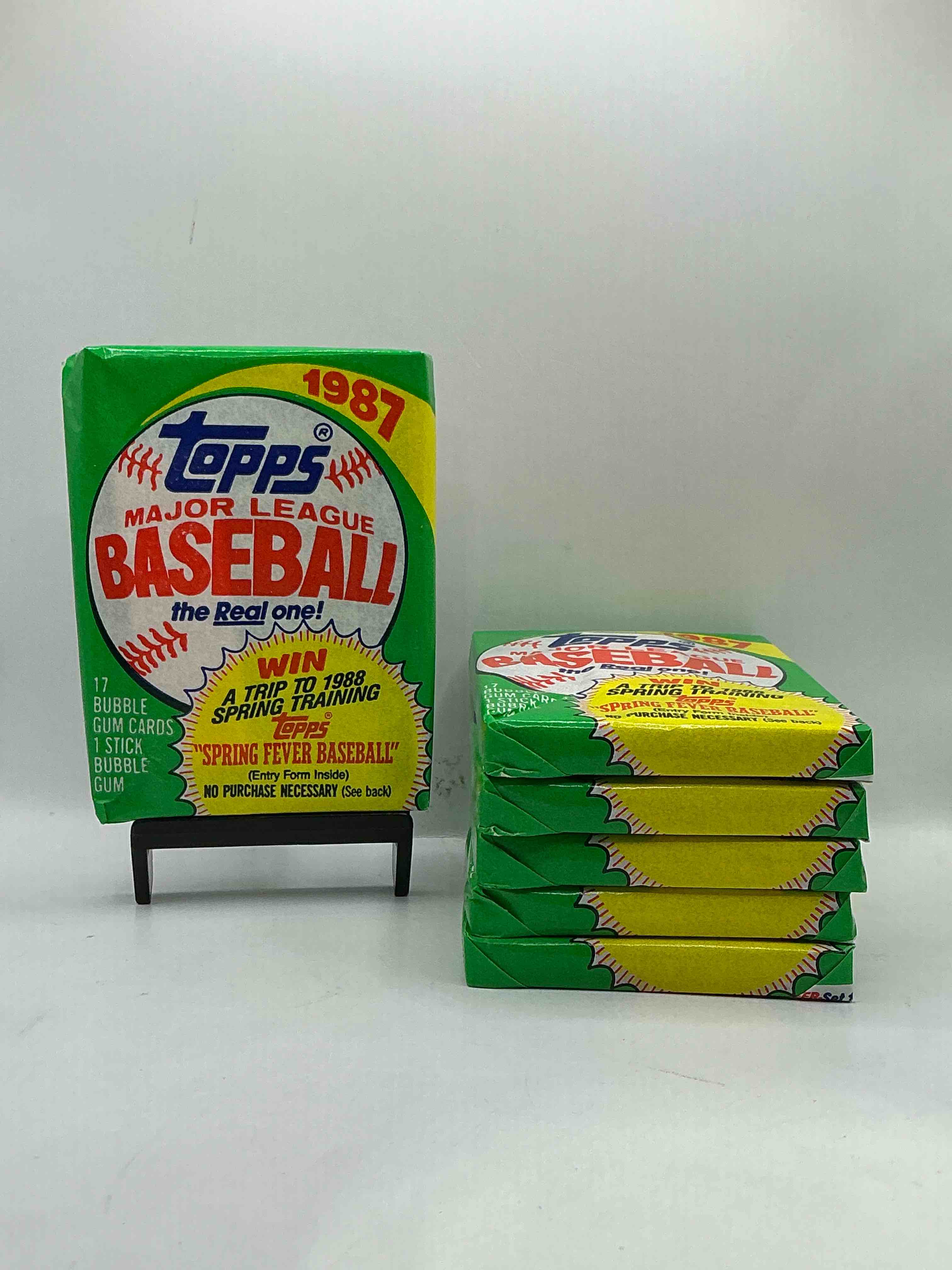 Loaded! 1987 Topps Baseball Unopened Sports Card Collectible Wax Pack, Direct From Original Retail Case! 1987 Topps Baseball Is A Loaded Year With Rookie Cards From Barry Bonds (PSA 10 $300+), Bo Jackson, Jose Canseco & More! Excellent Condition!