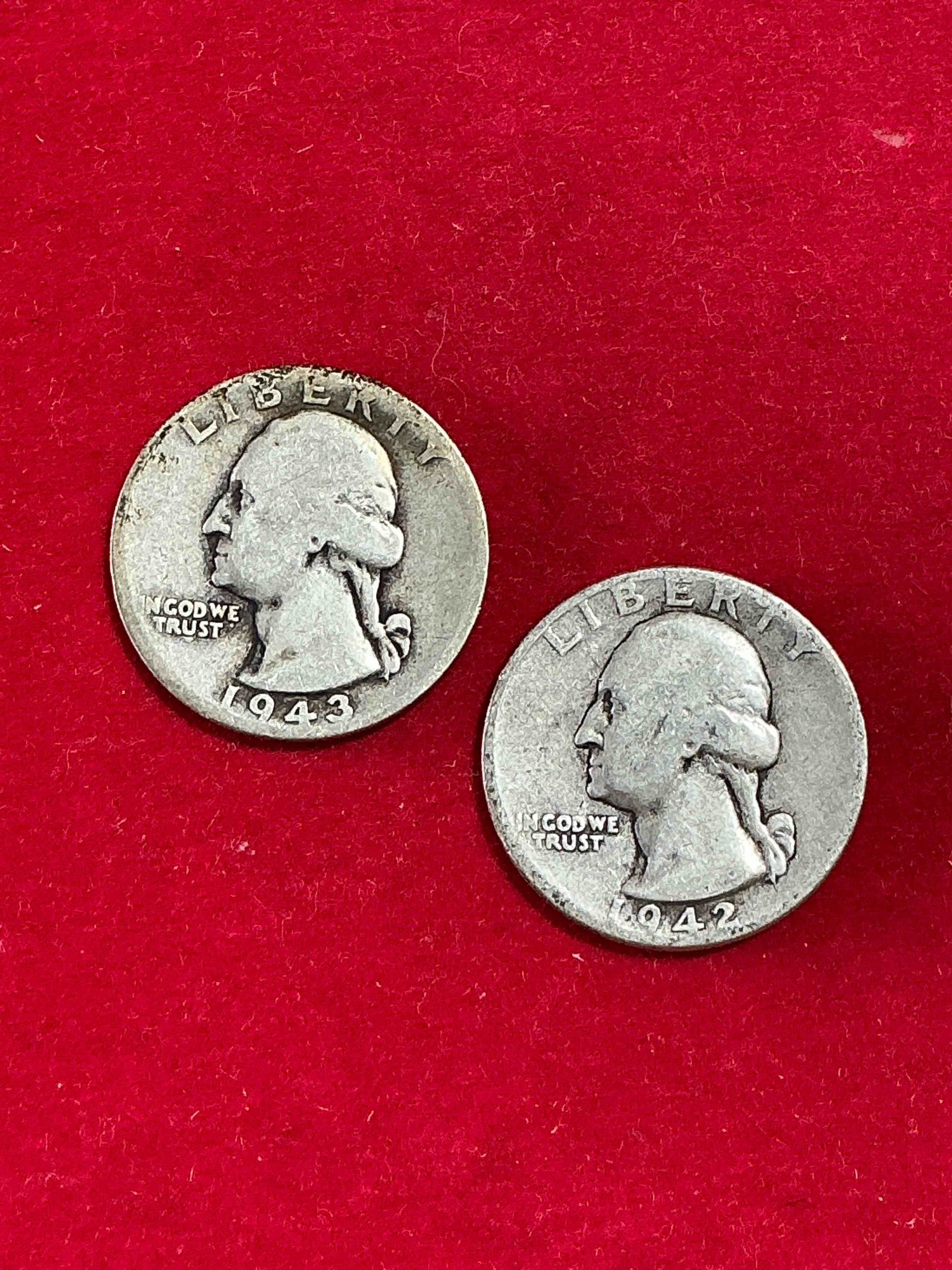 george washington brilliant circulated world war ii silver! pre 1965 u.s. quarter dollar coins were actually silver, here are great examples of awesome, pristine george washington silver quarter, stunning & uncirculated! rare mints! great for investing in precious metals! these coins were minted at 90% silver and 10% copper, giving them a net weight of .18084 ounces of pure silver per coin! very hard to find, stunning! invest in fine u.s. silver!