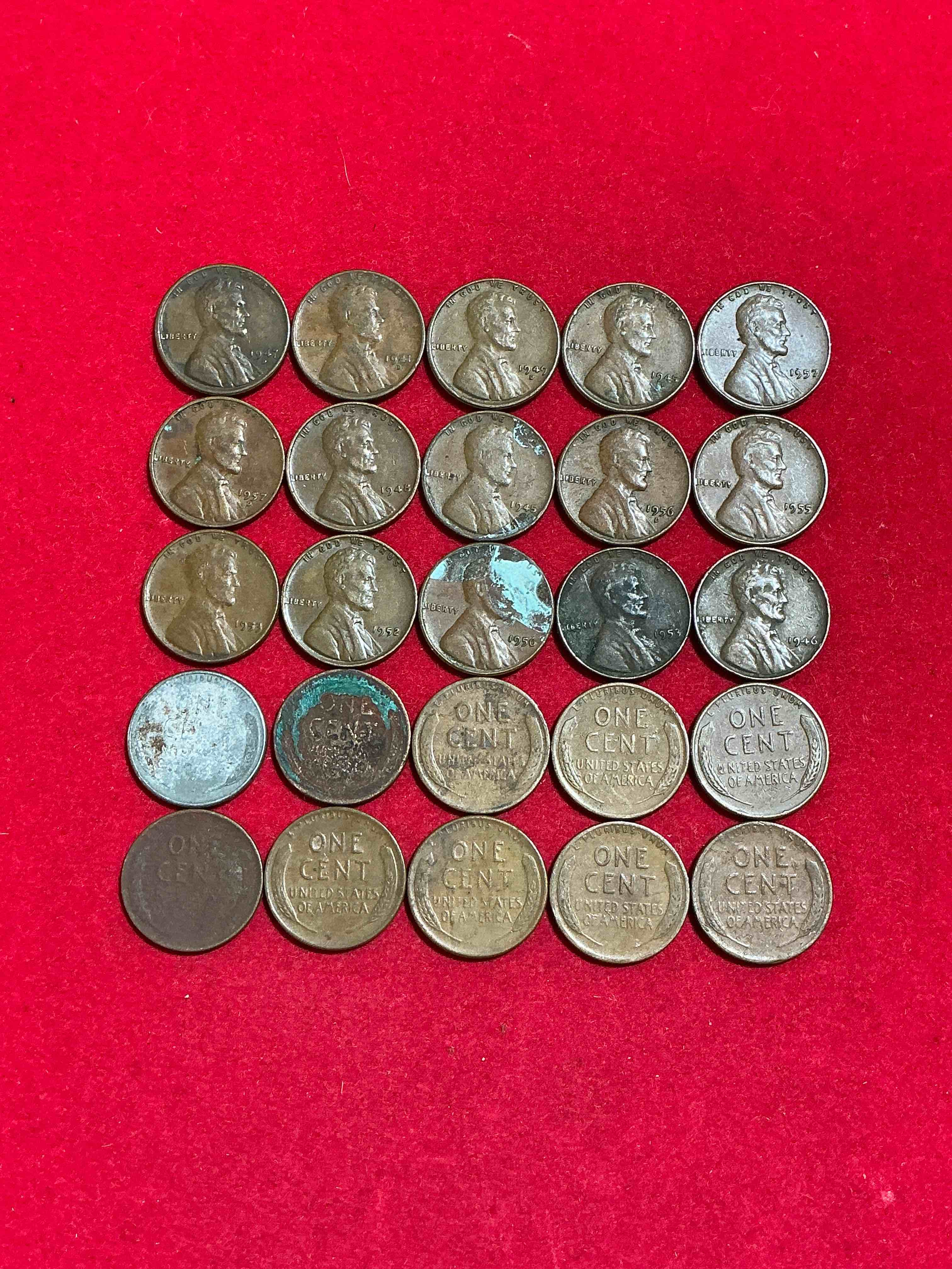Antique Wheat Pennies 25 Count Un-Searched Lot! Wheat Pennies Were Minted From 1909-1958 Originally Replacing The Indian Head Penny. There Are Many, Many Interesting & Valuable Years / Mint Marks In Wheat Pennies, Win This Lot & Have Fun Searching To See What You Get! A Great Way To Start Collecting Antique Coins!