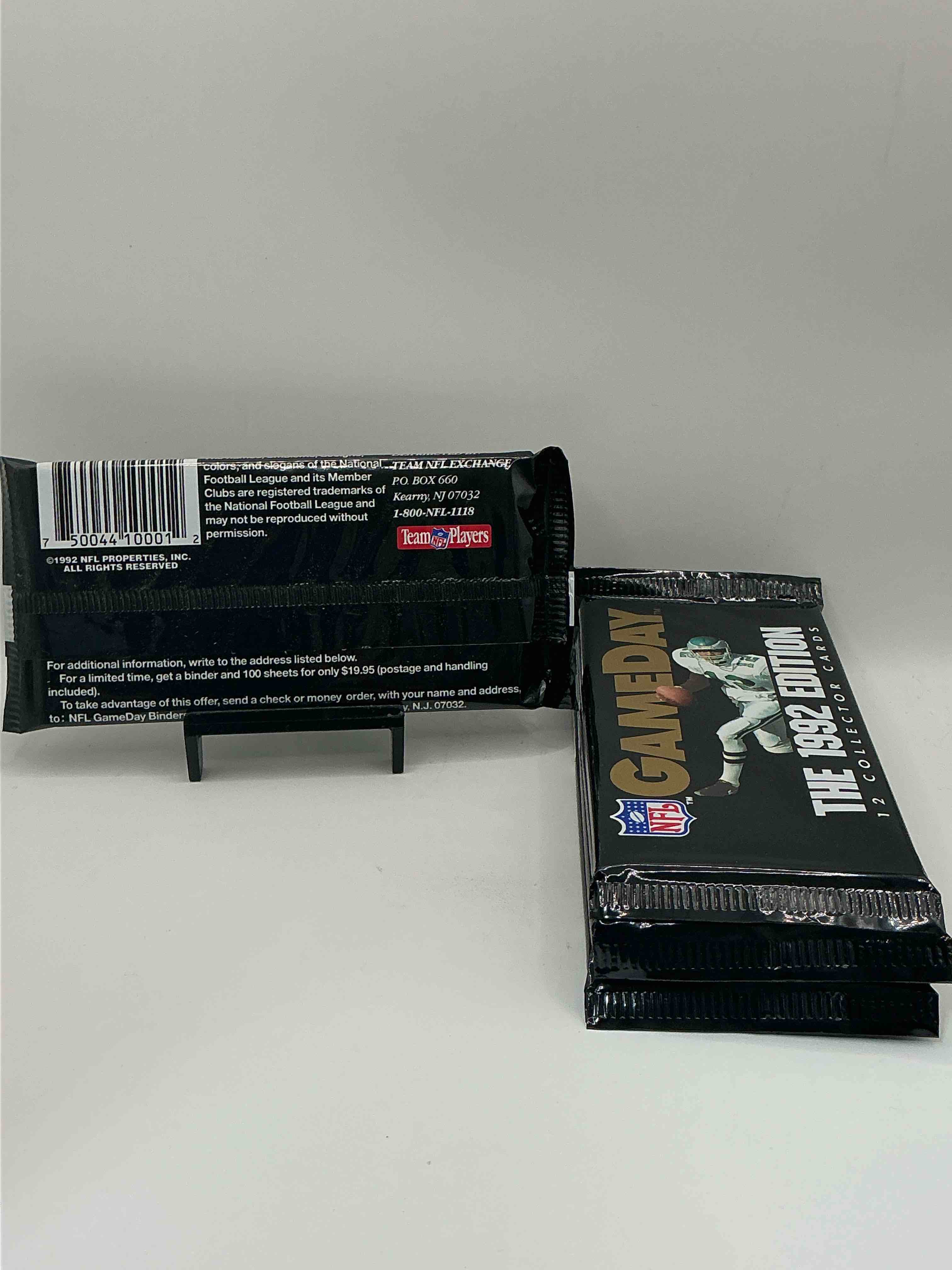 Condition photo showing New/Like New for NFL Gameday 1992 Edition Football Packs! Possible Legends Inside! Search For Jerry Rice, Joe Montana, Derrick Thomas, Emmitt Smith & So Many More! Rare Oversized Card Packs!