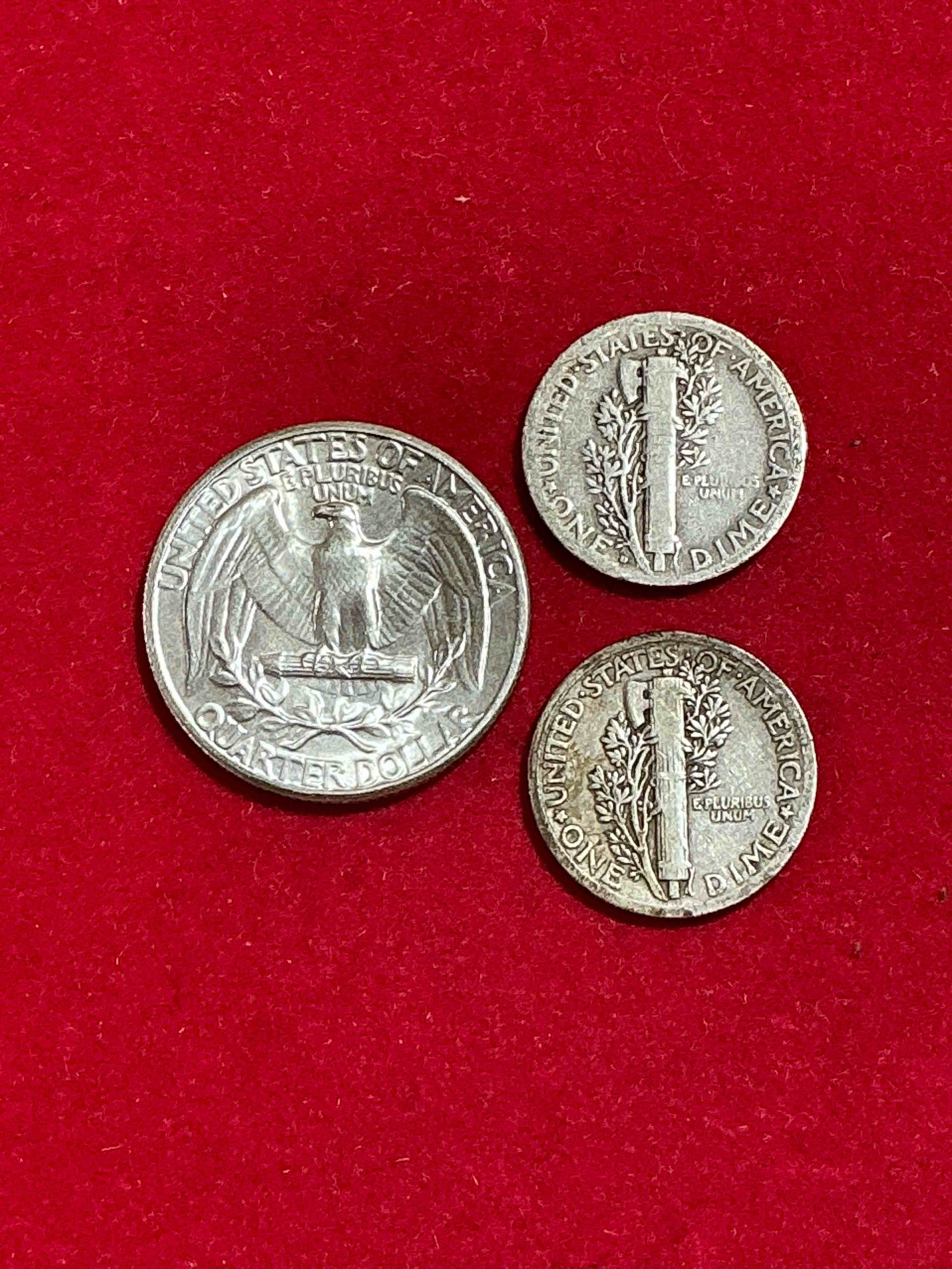 Condition photo showing Good Condition for Silver Mercury Dimes & World War II Silver Quarter! George Washington Brilliant Circulated World War II Silver! Pre 1965 U.S. Quarter Dollar Coins Were Actually Silver, Here Are Great Examples Of Awesome, Pristine George Washington Silver Quarter, Stunning & Circulated! Rare Mints! Great For Investing In Precious Metals! These Coins Were Minted At 90% Silver and 10% Copper, Giving Them A Net Weight Of .18084 Ounces Of Pure Silver Per Coin! Very Hard To Find, Stunning! Invest In Fine U.S. Silver! Antique U.S. Pure Fine Silver Mercury Dimes! Silver Mercury Dimes Were Minted From 1916-1945 & Have Become Serious Collector Items! Check Out These Awesome Examples, All In Nice, Circulated Condition With Visible Dates & Varying Years! Rare To Have Visible Dates! Makes For A Great Investment In Precious Metals, Mercury Dimes Are 90% Pure Fine Silver!