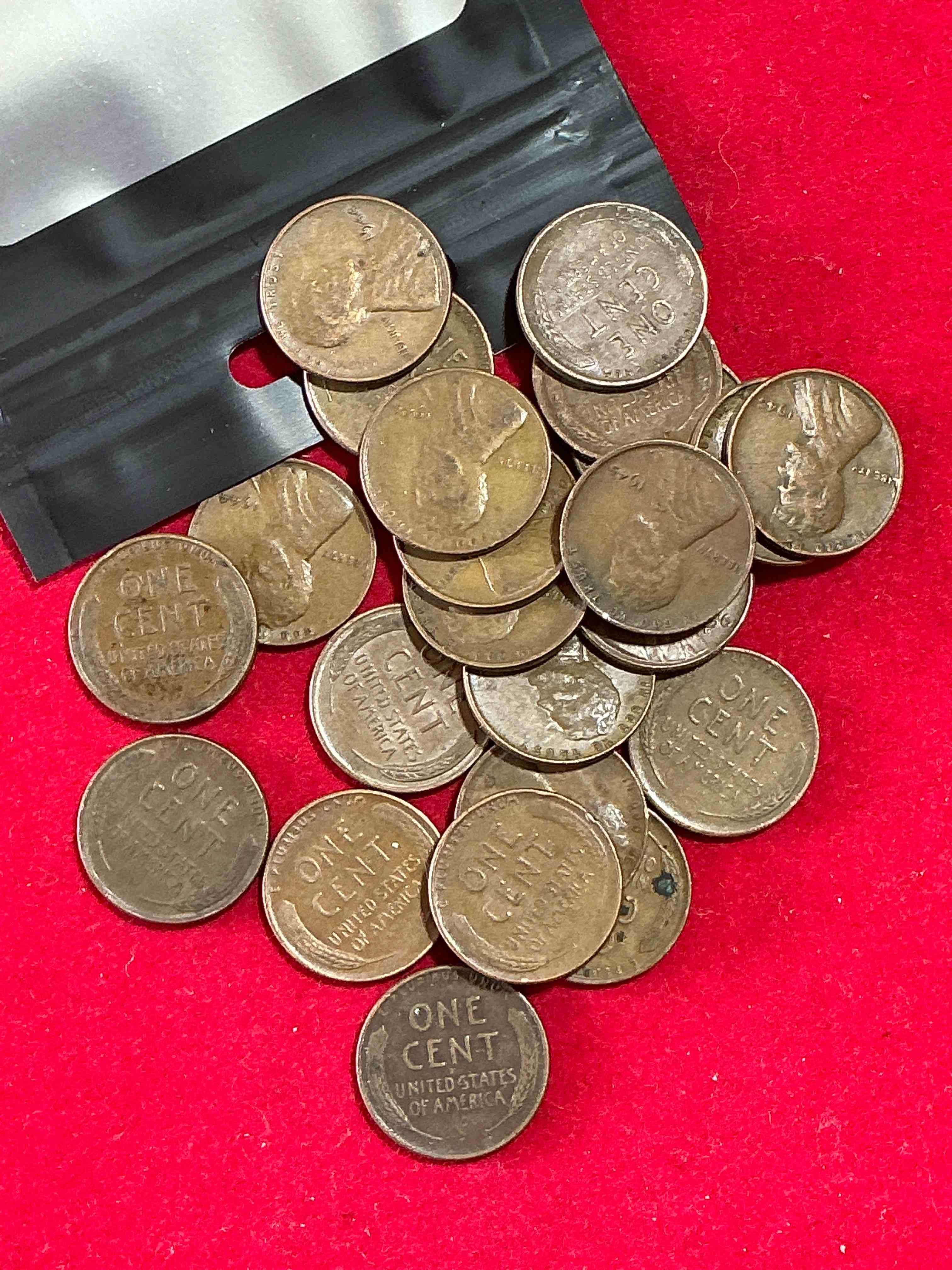 Condition photo showing Good Condition for Antique Wheat Pennies 25 Count Un-Searched Lot! Wheat Pennies Were Minted From 1909-1958 Originally Replacing The Indian Head Penny. There Are Many, Many Interesting & Valuable Years / Mint Marks In Wheat Pennies, Win This Lot & Have Fun Searching To See What You Get! A Great Way To Start Collecting Antique Coins!