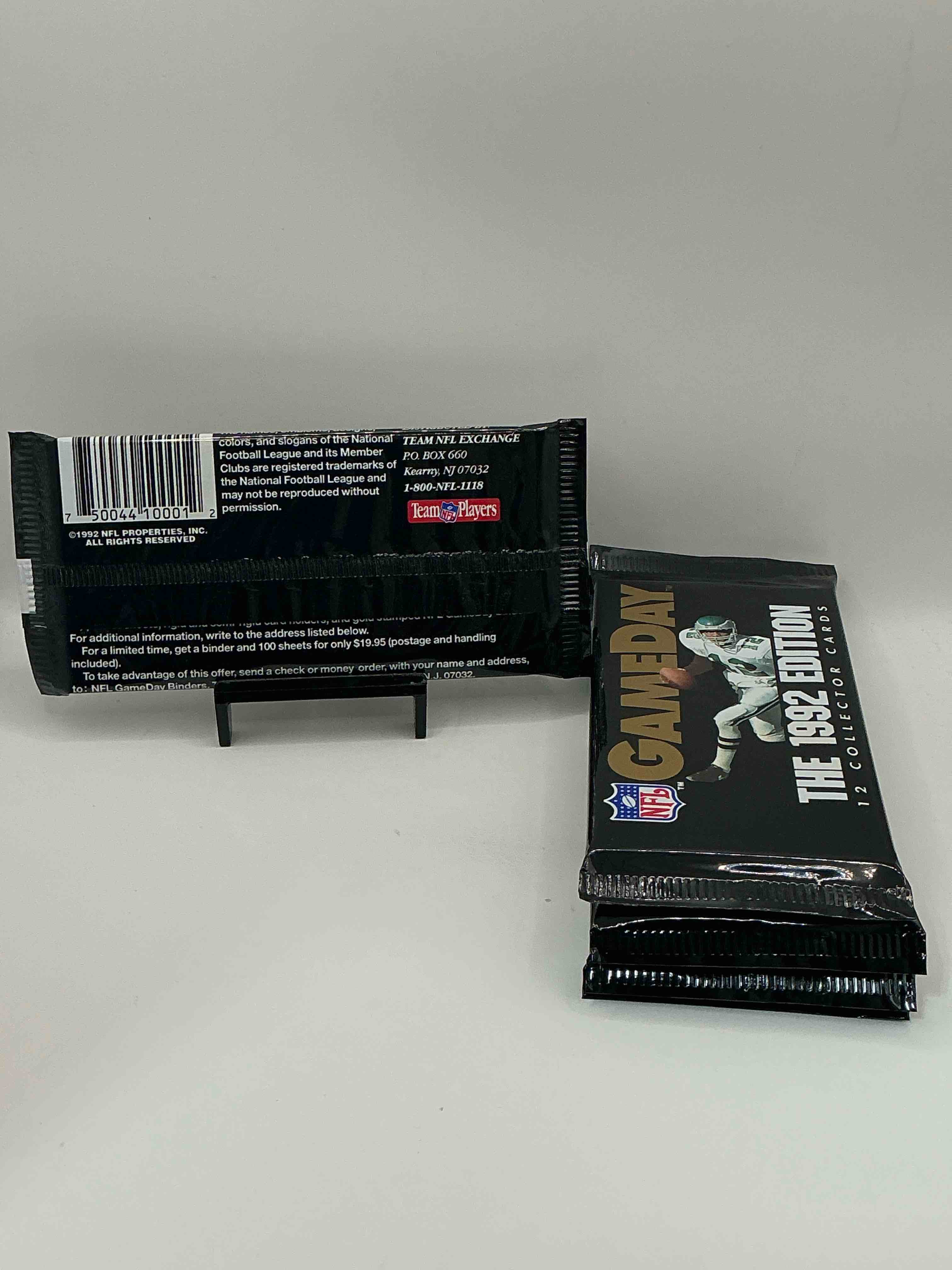 Condition photo showing New/Like New for NFL Gameday 1992 Edition Football Packs! Possible Legends Inside! Search For Jerry Rice, Joe Montana, Derrick Thomas, Emmitt Smith & So Many More! Rare Oversized Card Packs!