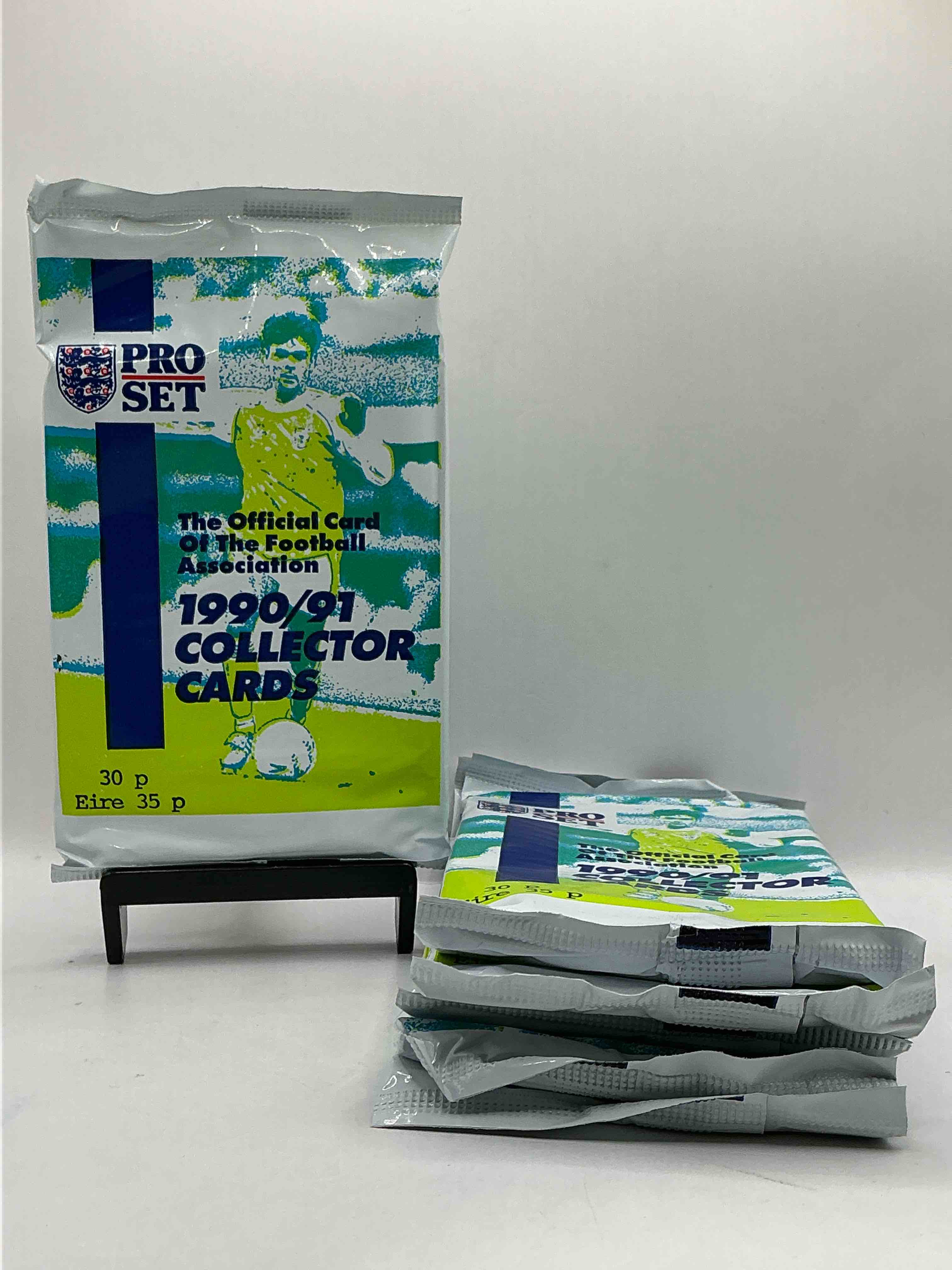 pro set soccer collector cards! soccer packs! look for soccer legends, diego maradona, romario & more! 