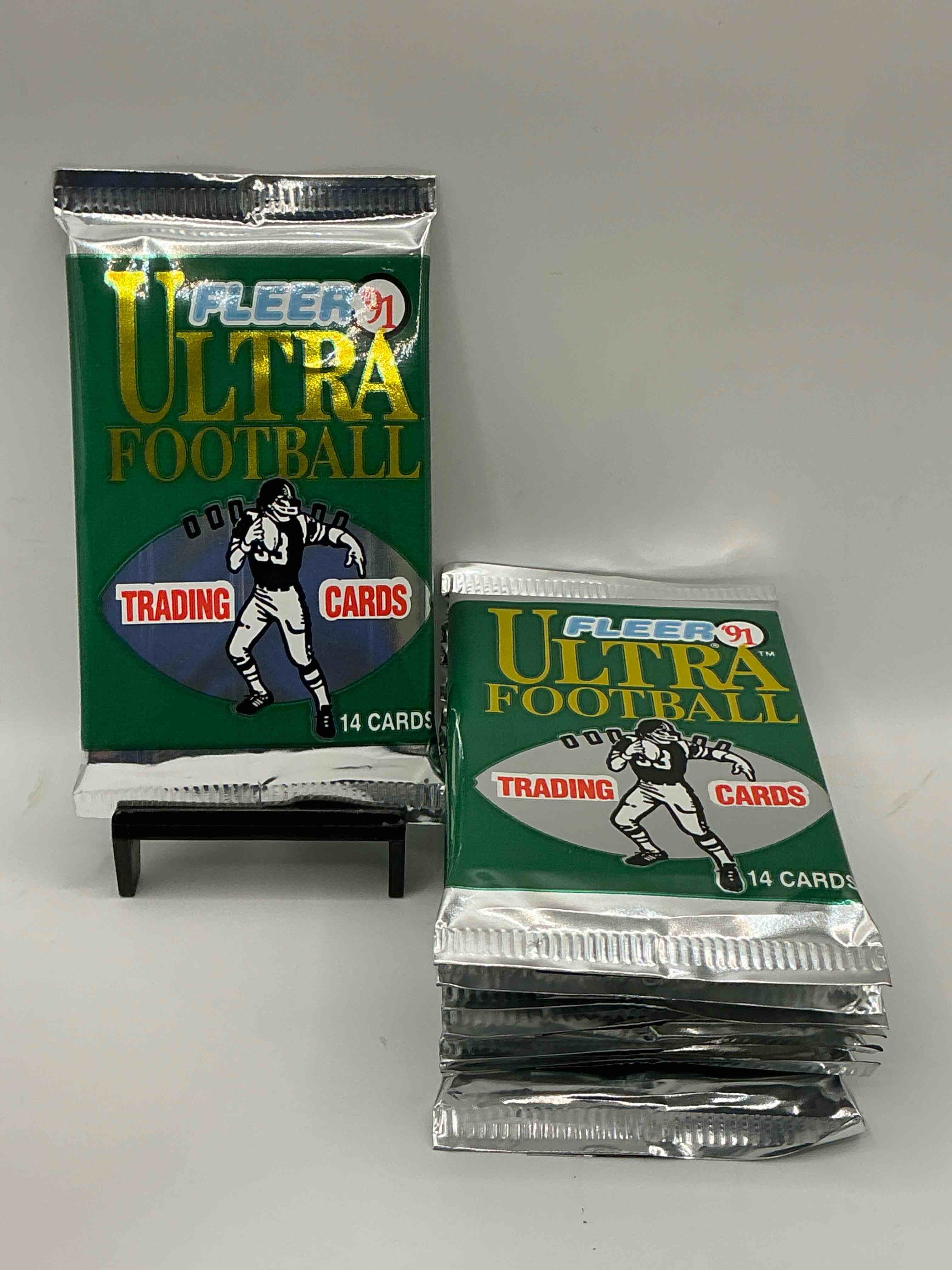 Brett Favre Rookie!? 1991 Fleer ULTRA Unopened Packs Straight From Original Box!Search For Brett Favre Rookie & Other Valuable Cards From Joe Montana Emmitt Smith & Barry Sanders!