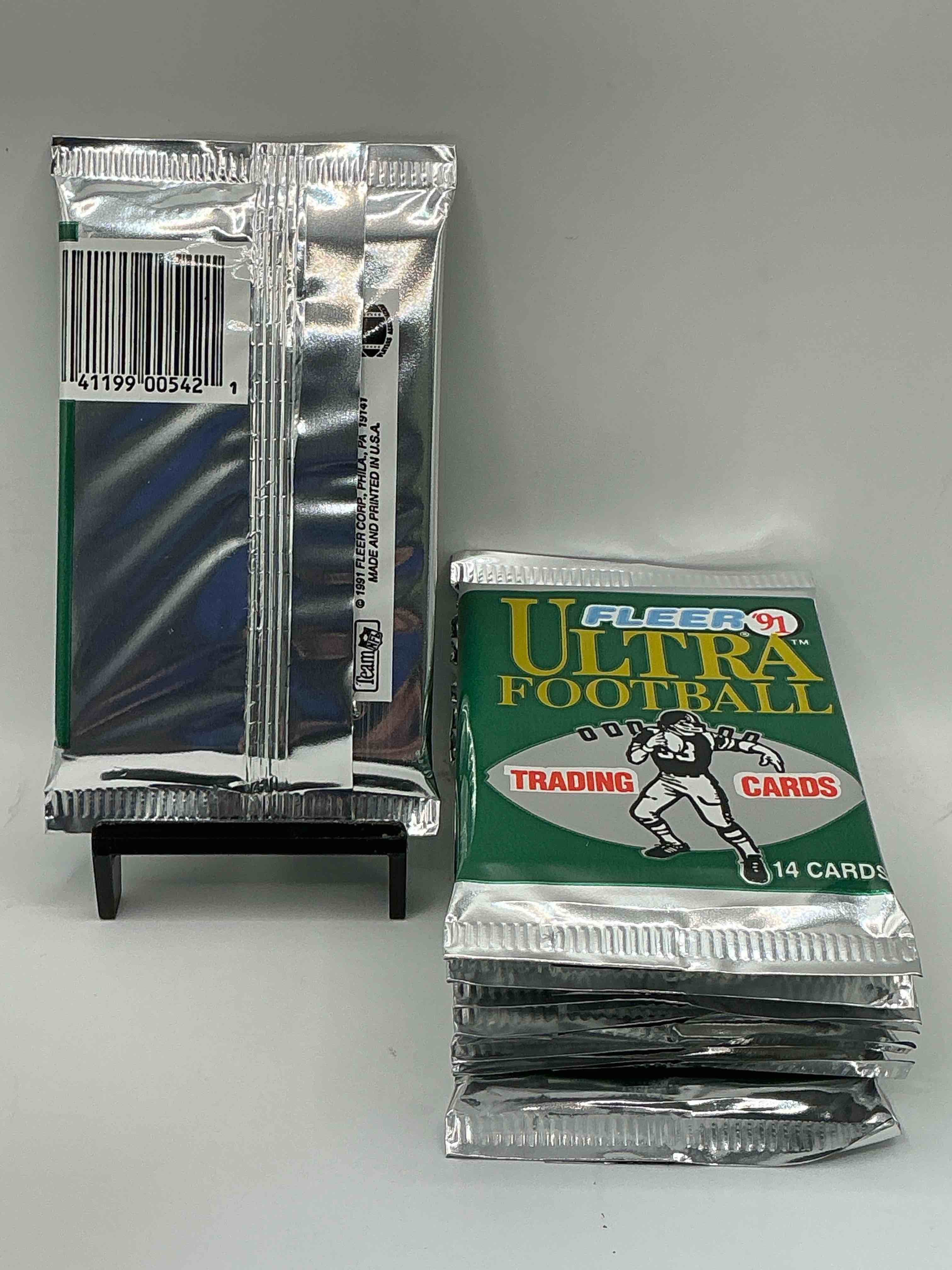 Condition photo showing New/Like New for Brett Favre Rookie!? 1991 Fleer ULTRA Unopened Packs Straight From Original Box!Search For Brett Favre Rookie & Other Valuable Cards From Joe Montana Emmitt Smith & Barry Sanders!