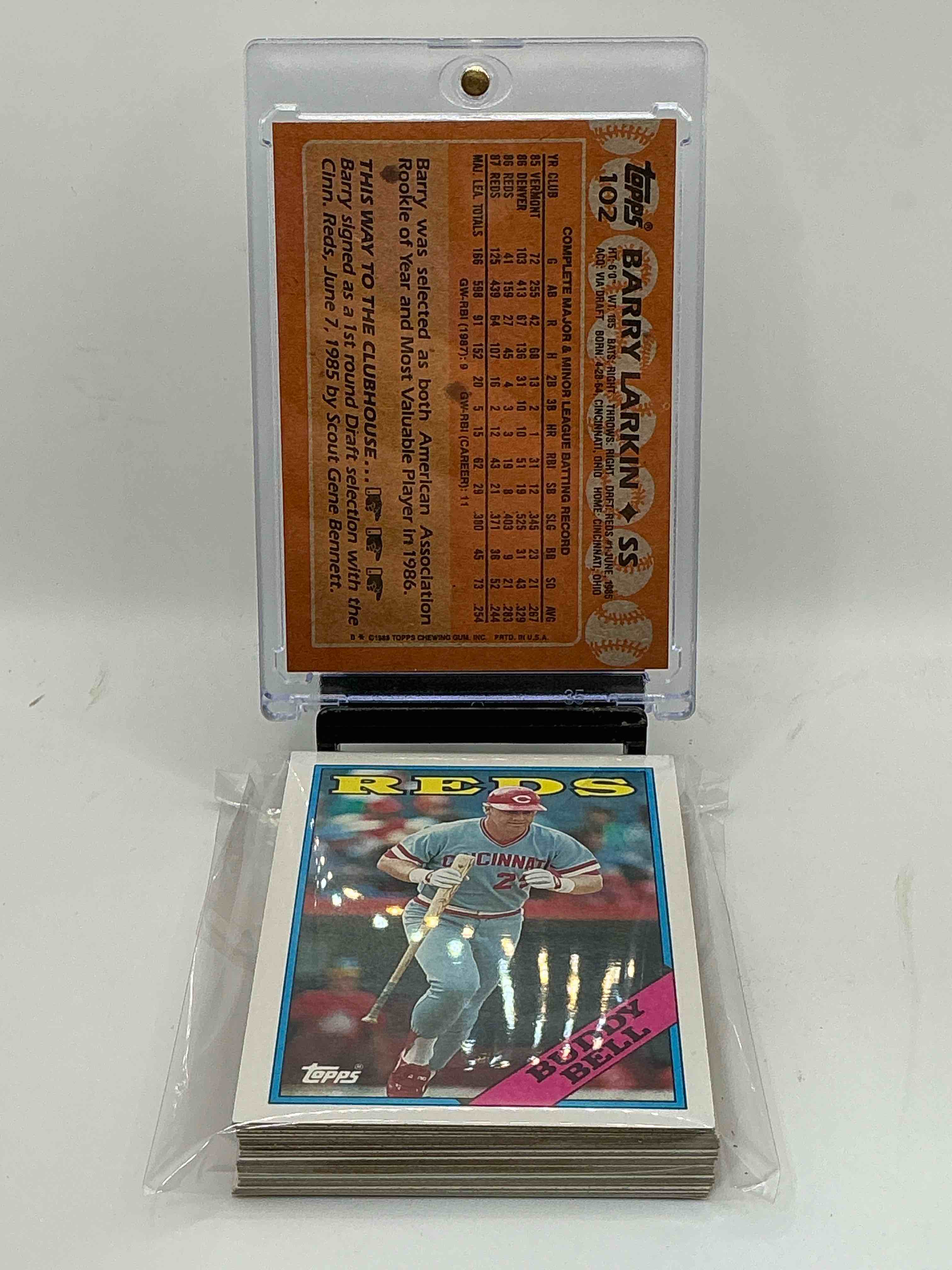 Condition photo showing New/Like New for 1988 Reds Topps Baseball Team Set! Vintage Reds Lot! Barry Larkin & More! 80’s Baseball History… Cincinnati Reds! 