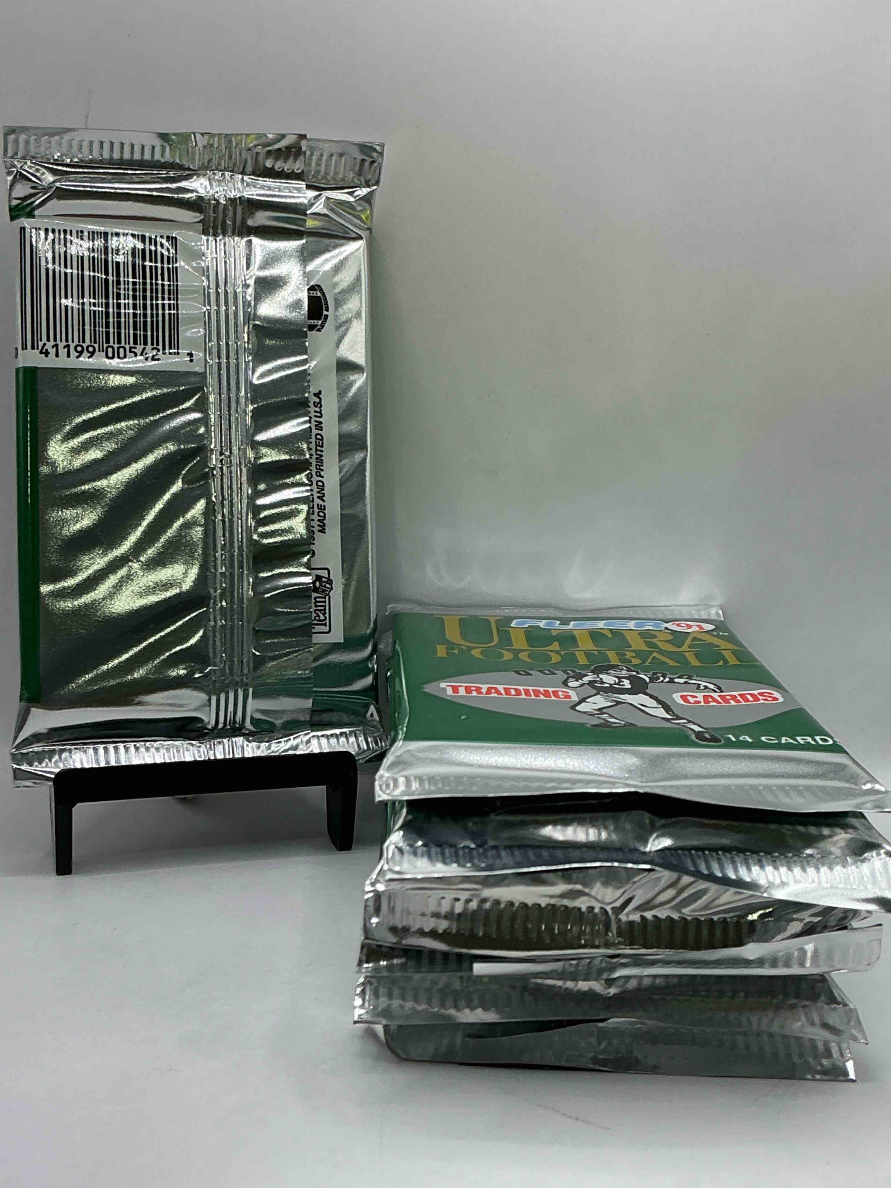 Condition photo showing New/Like New for Brett Favre Rookie!? 1991 Fleer ULTRA Unopened Packs Straight From Original Box!Search For Brett Favre Rookie & Other Valuable Cards From Joe Montana Emmitt Smith & Barry Sanders!