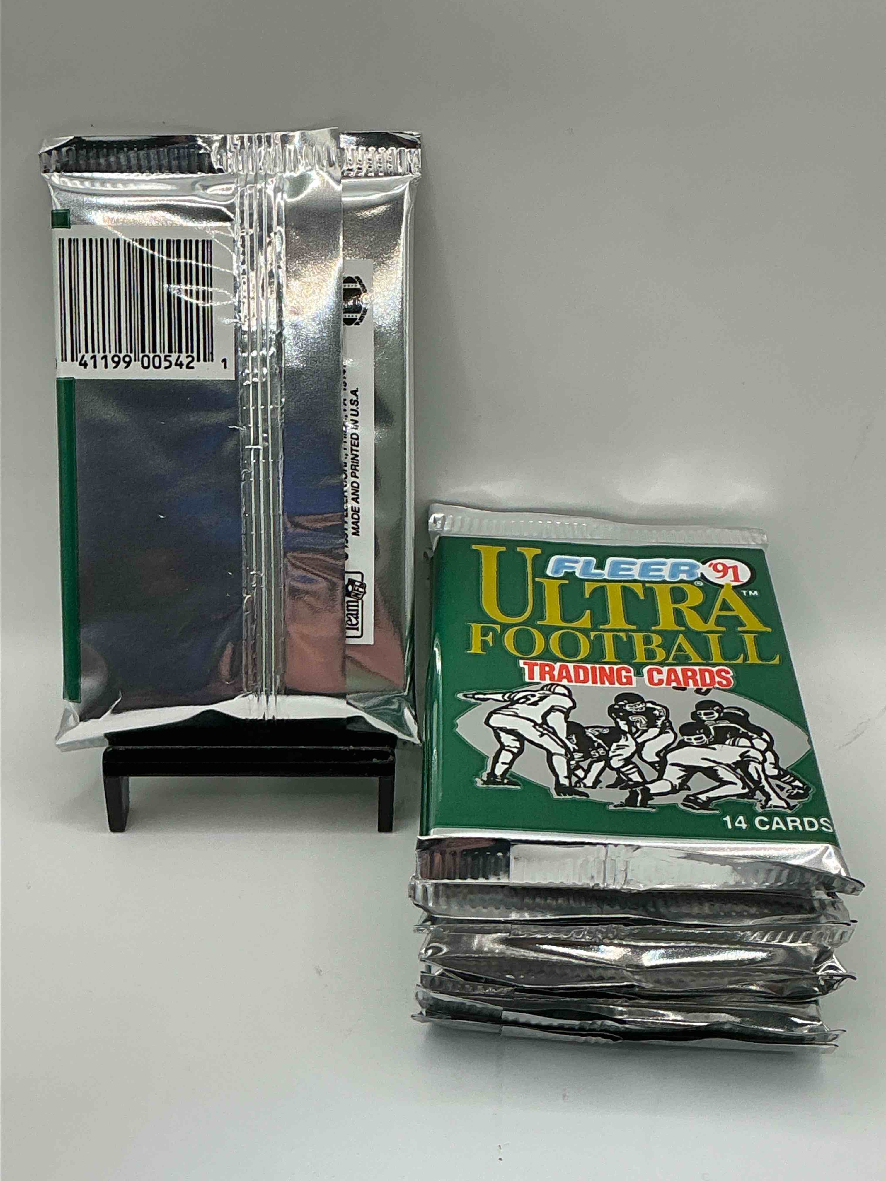 Condition photo showing New/Like New for Brett Favre Rookie!? 1991 Fleer ULTRA Unopened Packs Straight From Original Box!Search For Brett Favre Rookie & Other Valuable Cards From Joe Montana Emmitt Smith & Barry Sanders!