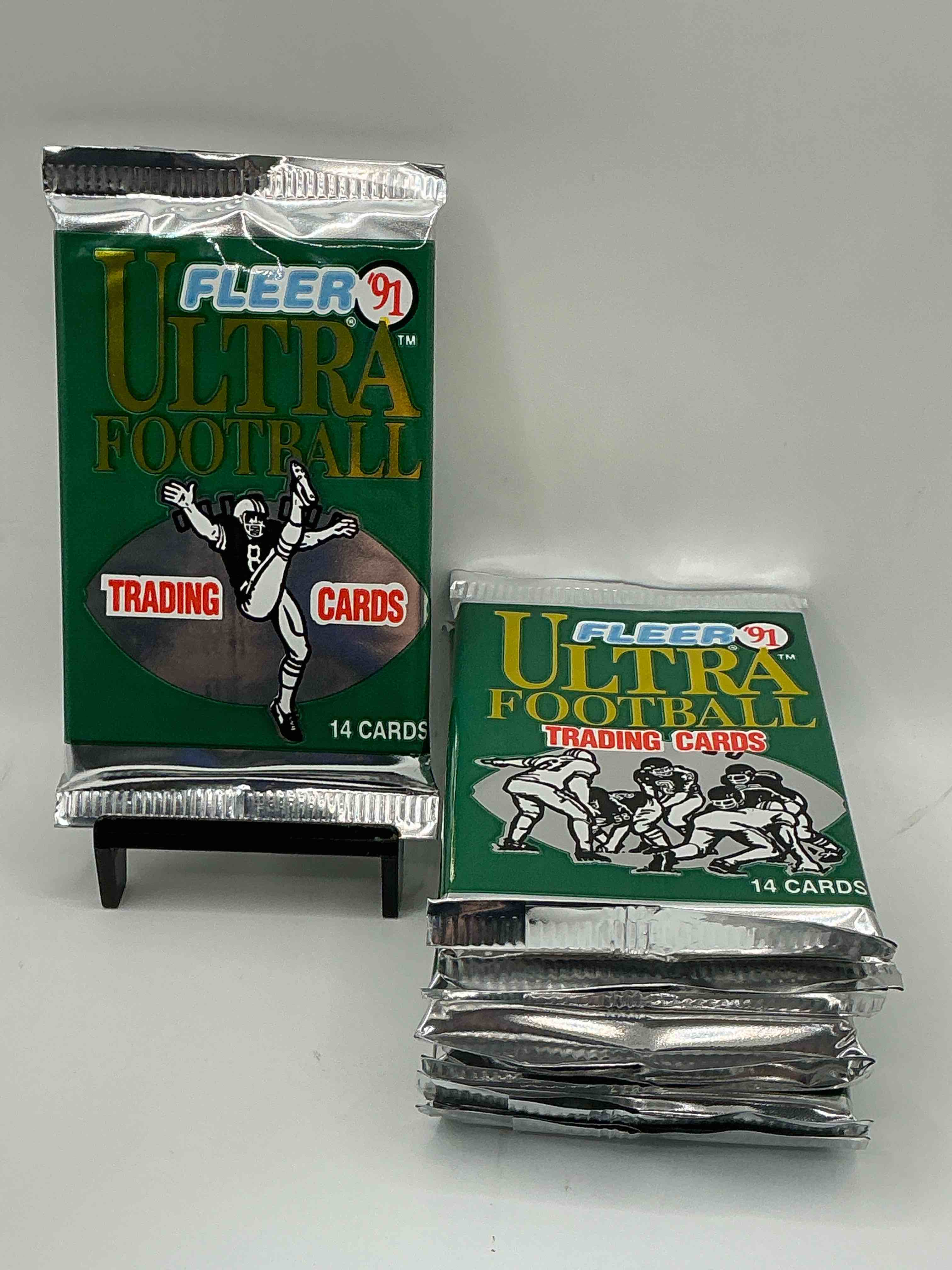 Brett Favre Rookie!? 1991 Fleer ULTRA Unopened Packs Straight From Original Box!Search For Brett Favre Rookie & Other Valuable Cards From Joe Montana Emmitt Smith & Barry Sanders!