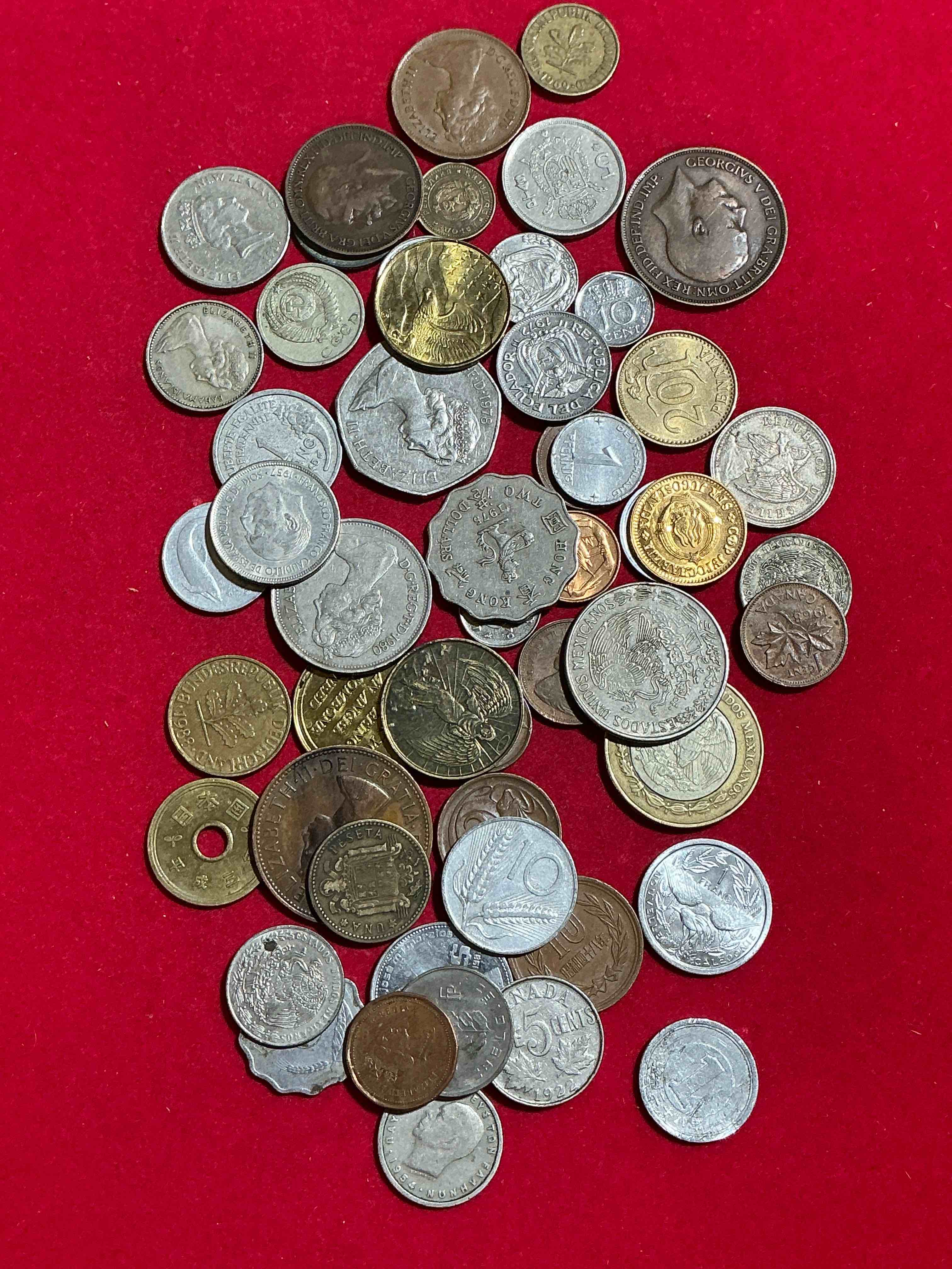 World Coins, Antique & Vintage! Each Lot Is Unique! Many Different Years, Countries, Sizes & Exotic Places. This Cool Collection Of Antique Coins From Around The World Is Loads Of Fun! Have Fun Identifying Each Coin & Country As A Great Educational Tool! A Great Investment Too!