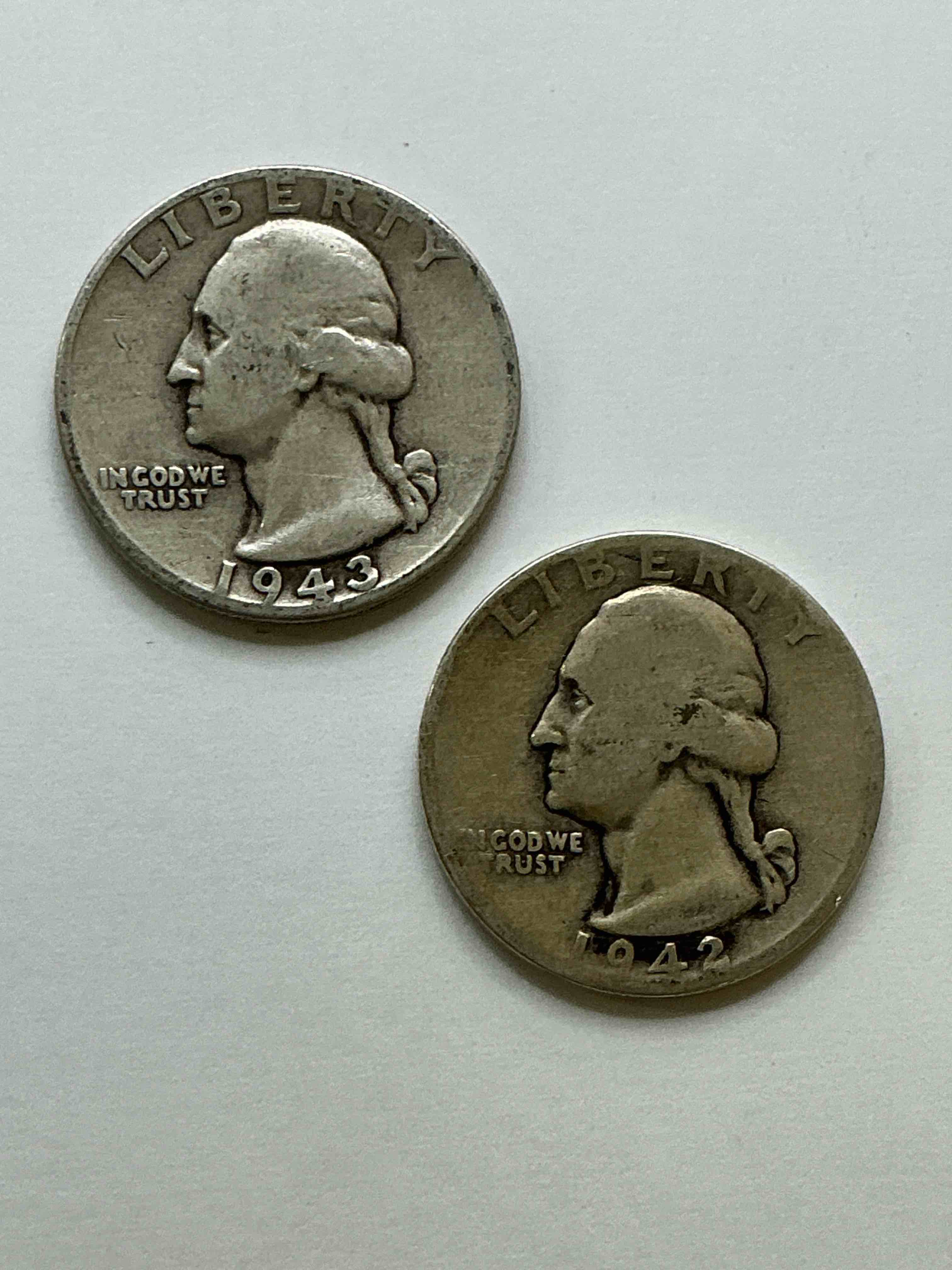 george washington brilliant circulated world war ii silver! pre 1965 u.s. quarter dollar coins were actually silver, here are great examples of awesome, pristine george washington silver quarter, stunning & circulated! rare mints! great for investing in precious metals! these coins were minted at 90% silver and 10% copper, giving them a net weight of .18084 ounces of pure silver per coin! very hard to find, stunning! invest in fine u.s. silver!