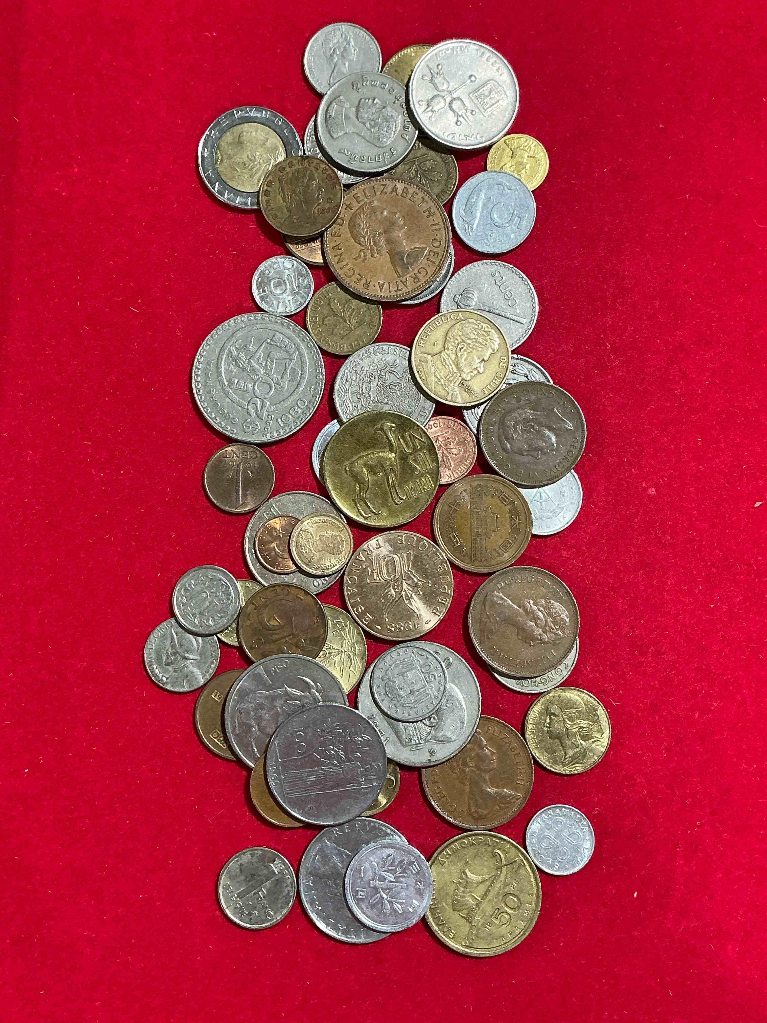 World Coins, Antique & Vintage! Each Lot Is Unique! Many Different Years, Countries, Sizes & Exotic Places. This Cool Collection Of Antique Coins From Around The World Is Loads Of Fun! Have Fun Identifying Each Coin & Country As A Great Educational Tool! A Great Investment Too!