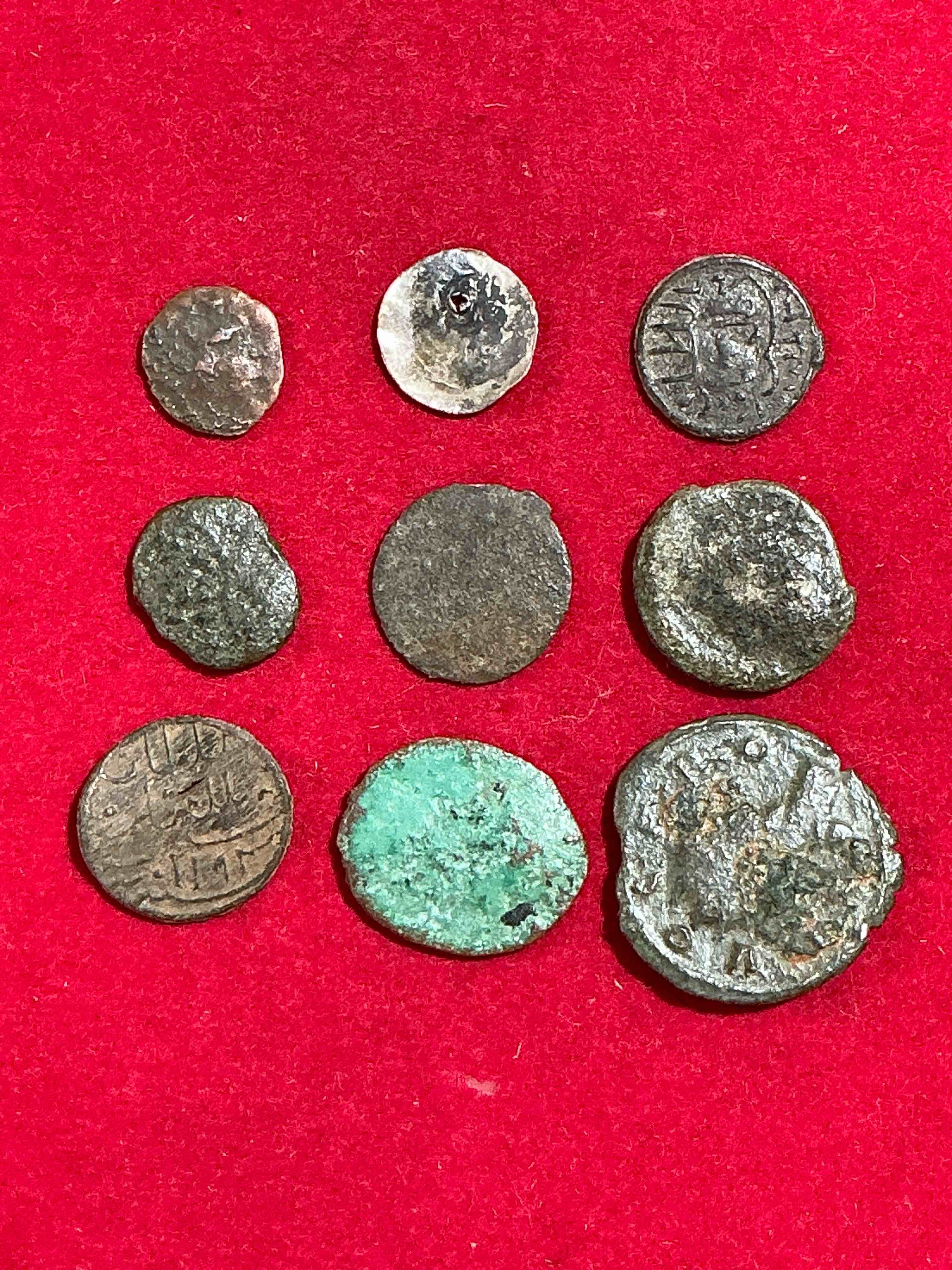 ancient roman coins! 1,600-1700 years old approximately! check out these amazing authentic pieces of history, ancient roman bronze coins from the approx 300 to 400 a.d era... serious pieces of history & serious colléctor items! own authentic pieces of ancient history!