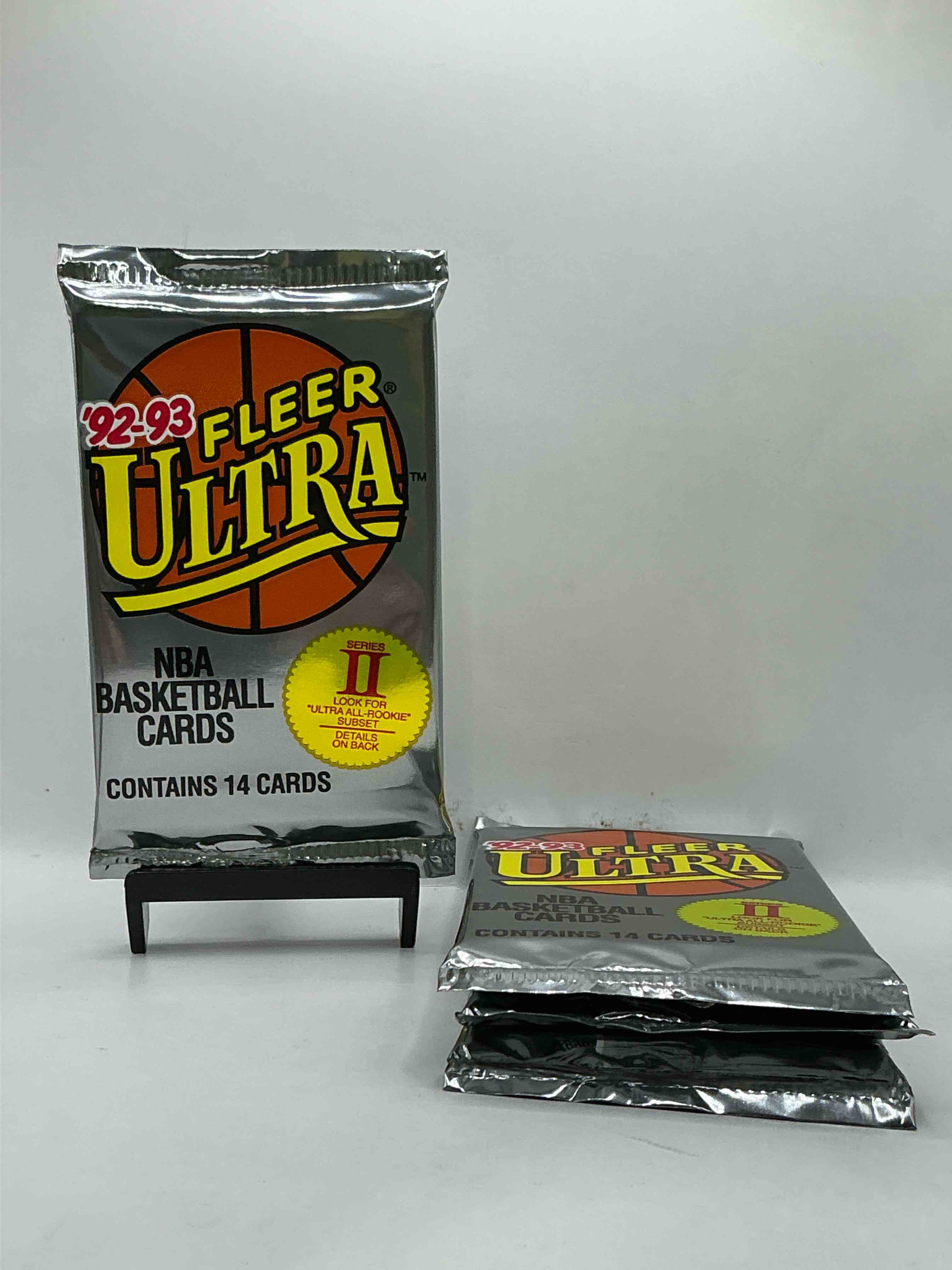 Shaq Rookie!? Awesome 1992/93 Fleer Ultra Series Two NBA Basketball Sealed Card Pack, Direct From Original Sealed Retail Case! Series Two Is A Collectors' Dream Because It's Where To Find Shaquille O'Neals' Rookie Card, As Well As Several Valuable Michael Jordan Cards! Getting Harder & Harder To Find!