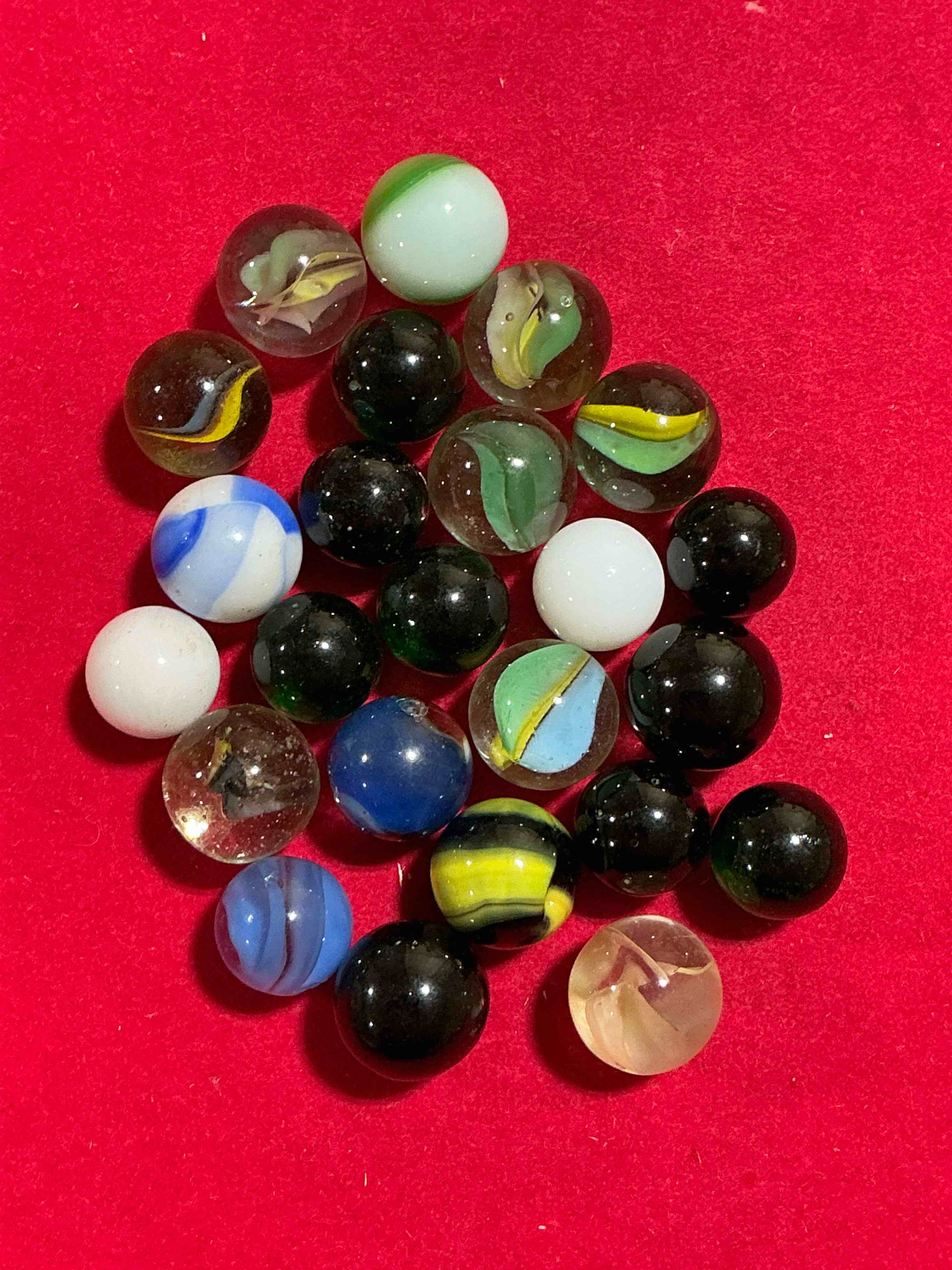 Condition photo showing Good Condition for antique glass marbles! genuine stunning marbles lot, all marbles made between the years 1925-1965 & made with uranium! many are great depression era & even earlier! gorgeous, authentic pieces of history!
