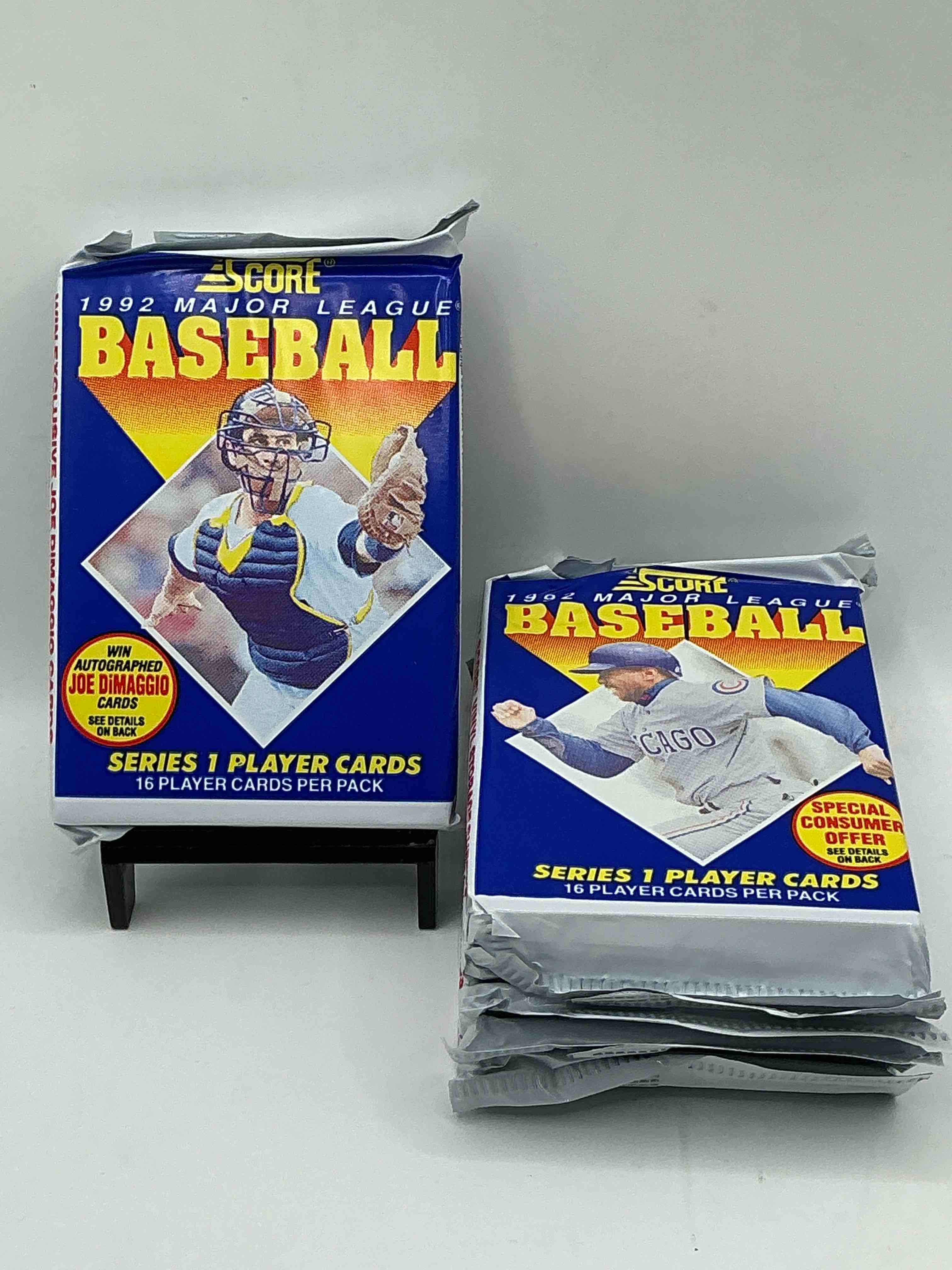 joe dimaggio autograph!? 2,495 joe dimaggio randomly inserted signature cards in the packs from this year! 1992 score baseball pack craziness, 16 cards in each pack! see what you get!