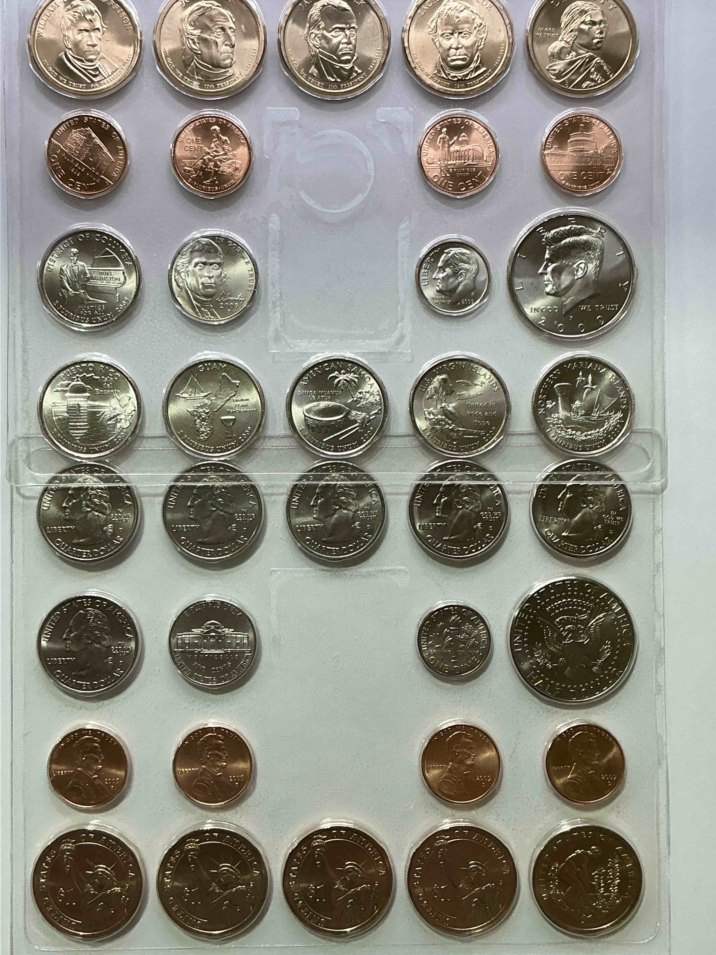 36 coin craziness! denver & philly mints! 2009 uncirculated mint set coins! includes half dollars, president dollar coins, dimes, nickels, pennies & quarters! cool coin collectible! 