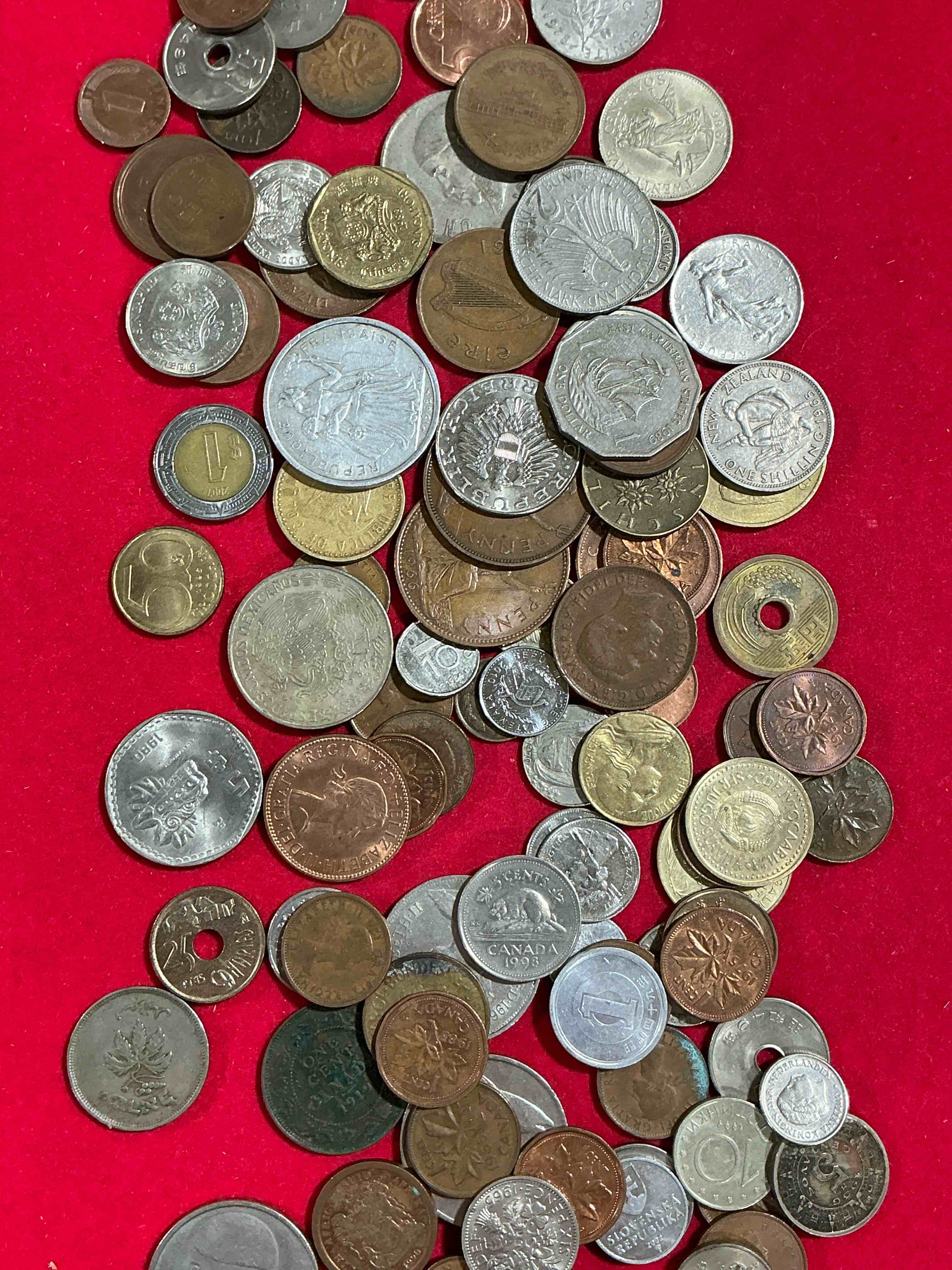 World Coins, Antique & Vintage! Each Lot Is Unique! Many Different Years, Countries, Sizes & Exotic Places. This Cool Collection Of Antique Coins From Around The World Is Loads Of Fun! Have Fun Identifying Each Coin & Country As A Great Educational Tool! A Great Investment Too!