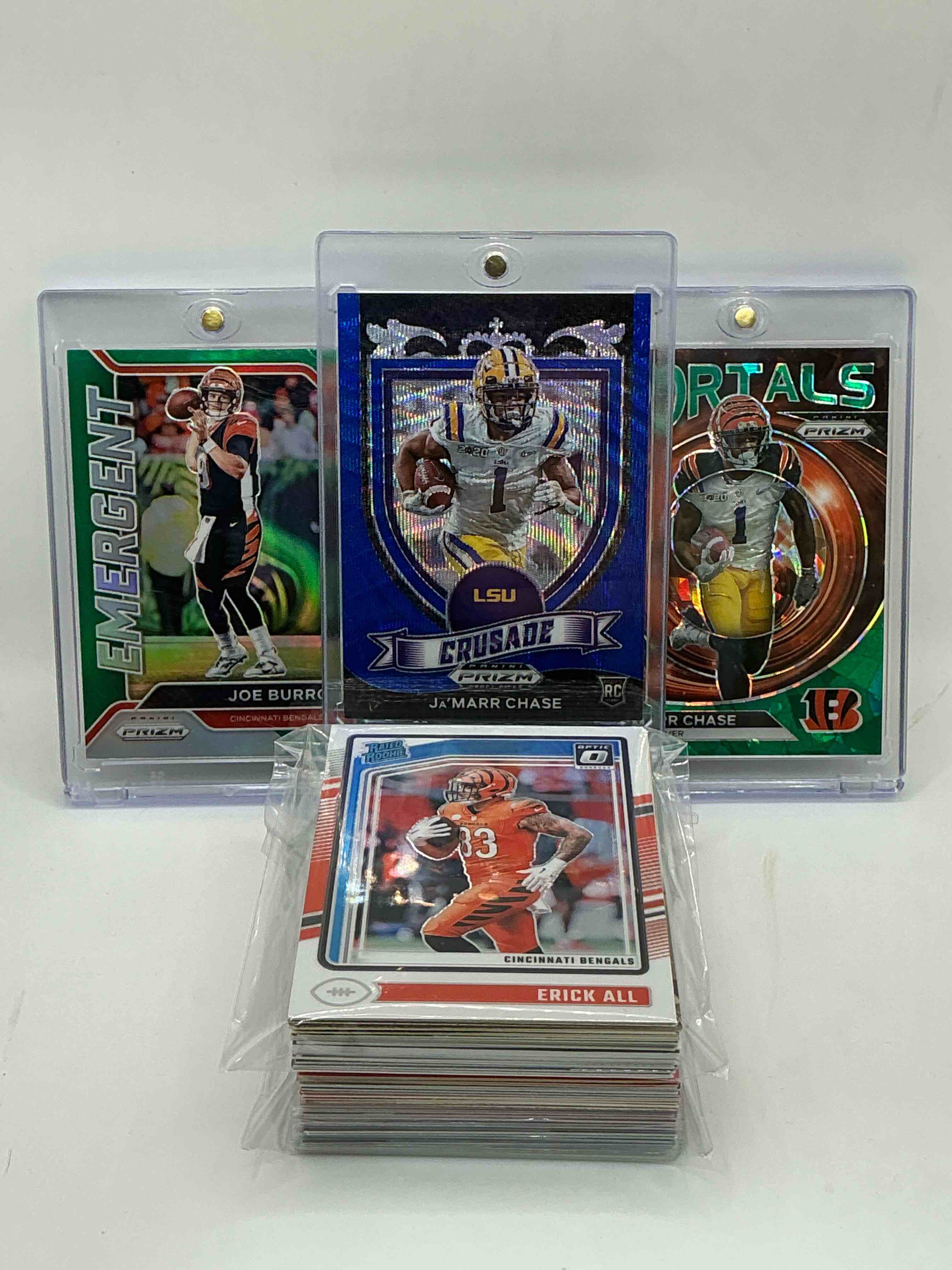 bengals bonanza! 2021 prizm draft picks rookie ja’marr chase 195/249! 2020 prizm green “emergent” rookie joe burrow! 2023 silver prizm “portals” ja’marr chase! along with 50 other bengals heroes, legends, rookies & commons!